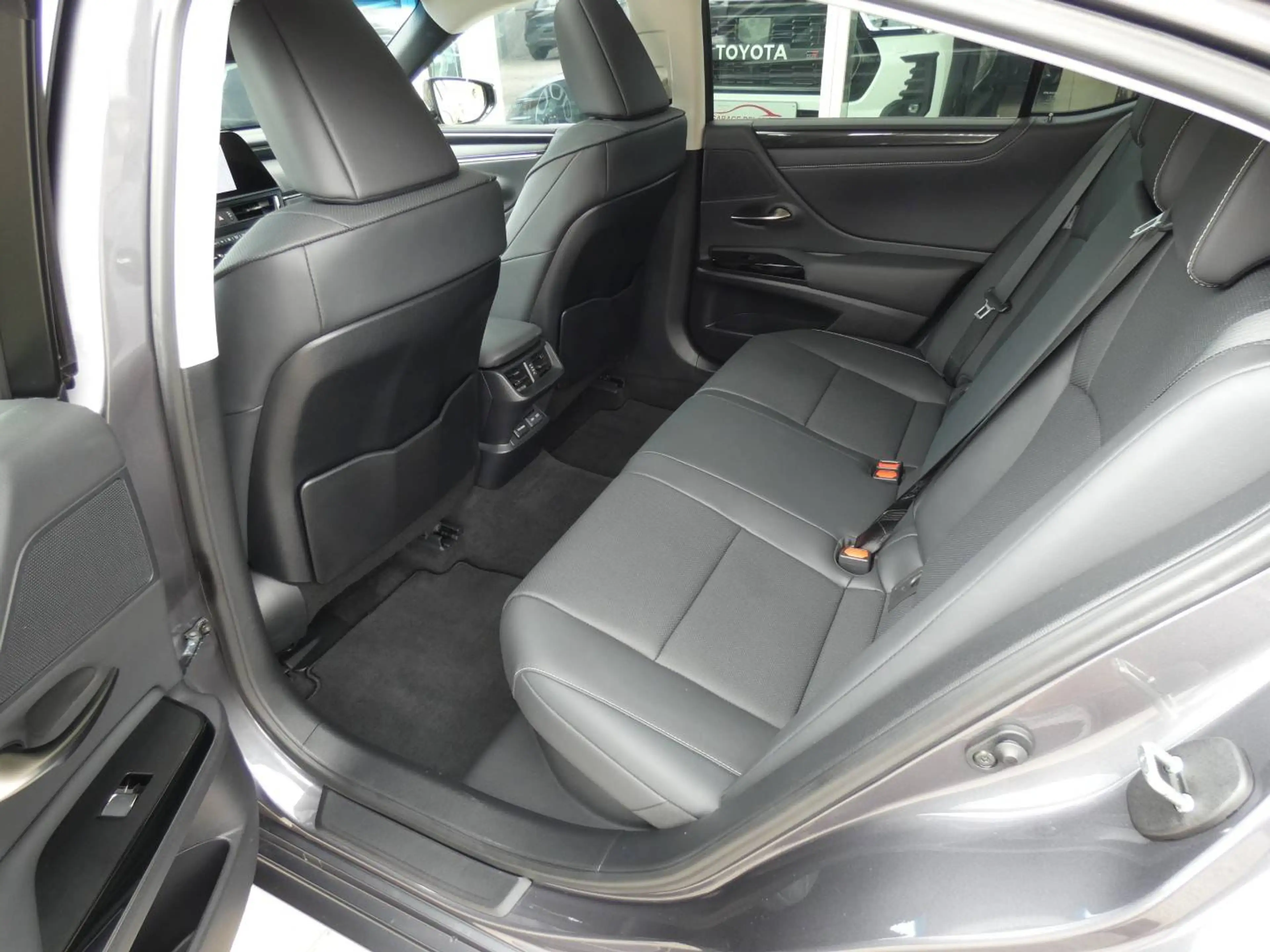 Lexus ES 300 F-Sport Design +Open dak +Dodehoek +LEDER +Zetelverwarming +Apple carplay +Android auto — photo 13
