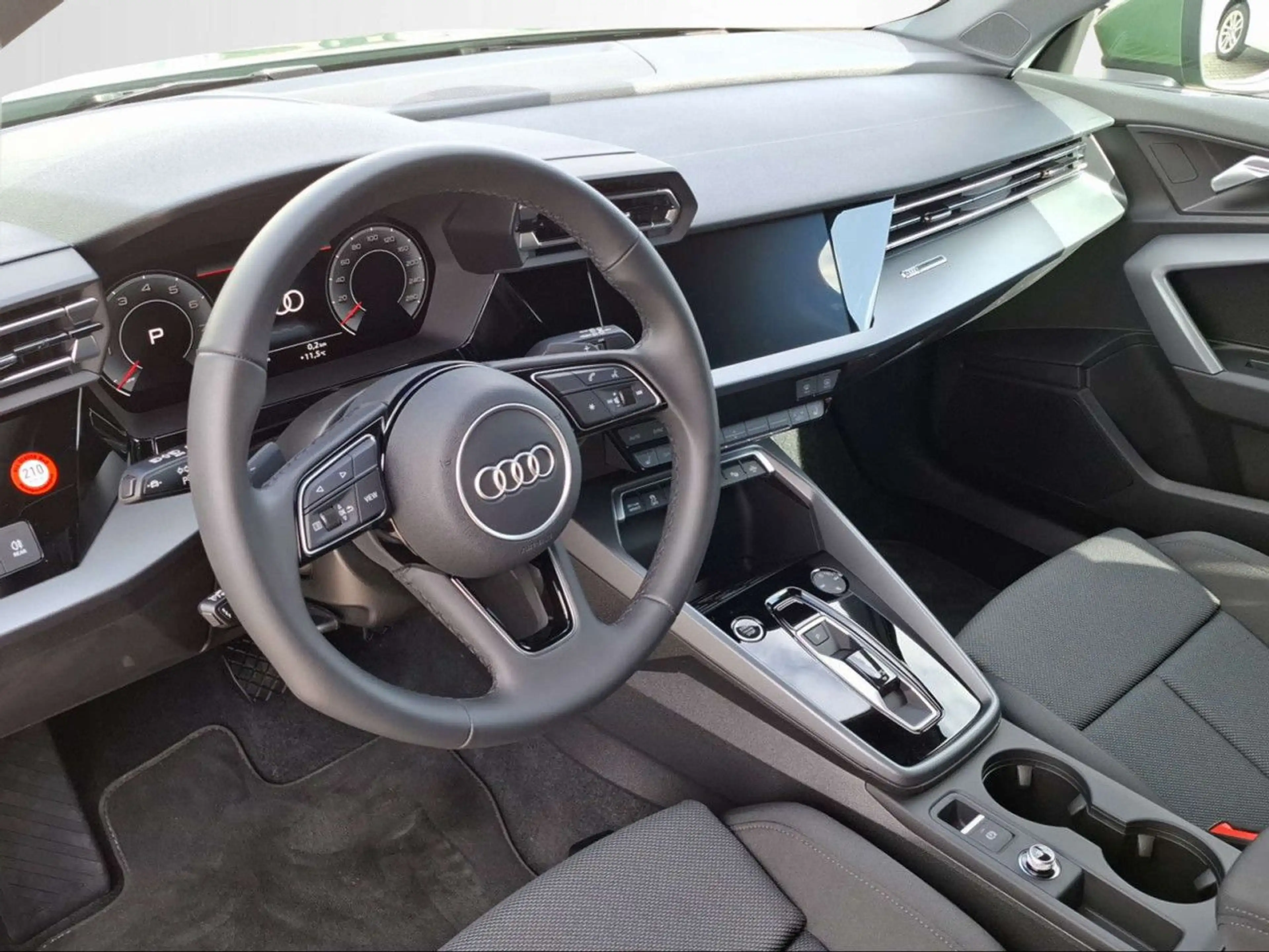 Audi A3 SPORTBACK 30 TFSI ADVANCED S-TRONIC CAM+AZV+LED — photo 9