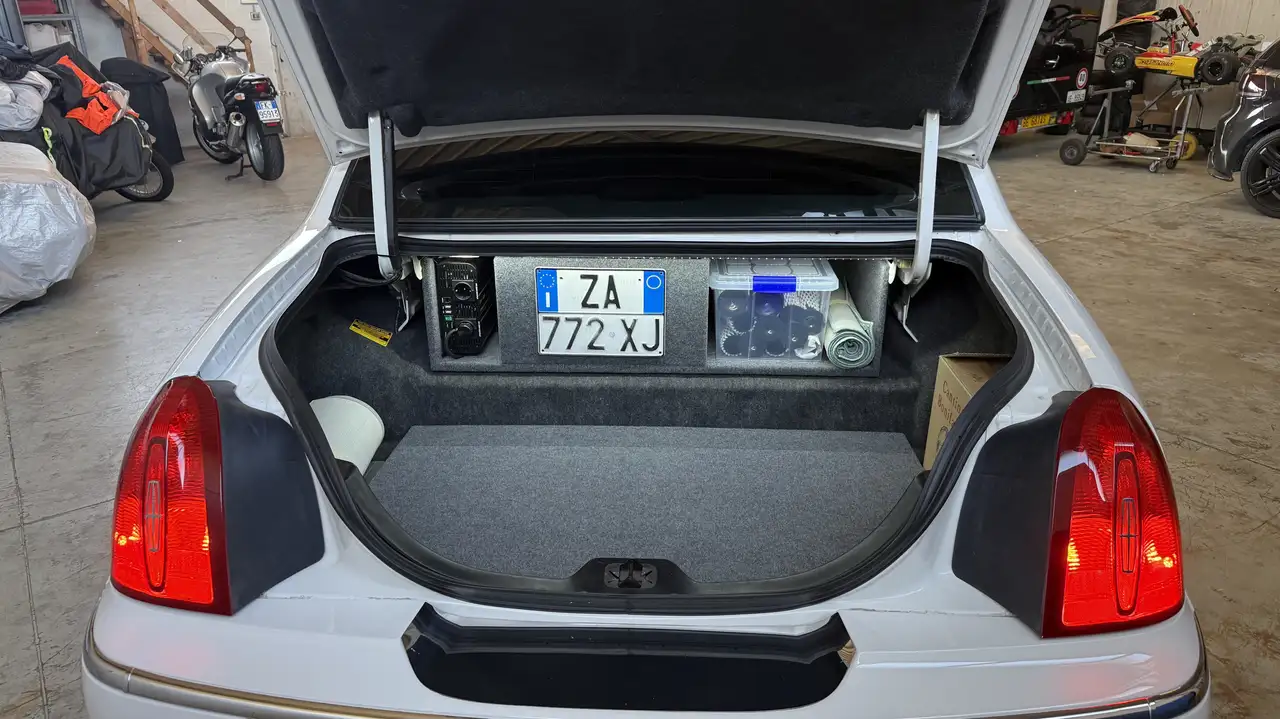 Lincoln Town Car limousine, foto 5