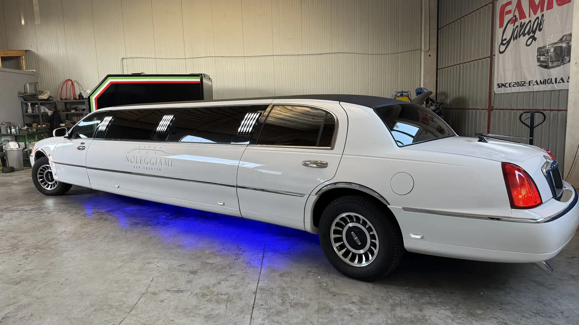 Lincoln Town Car limousine Weiß - 2