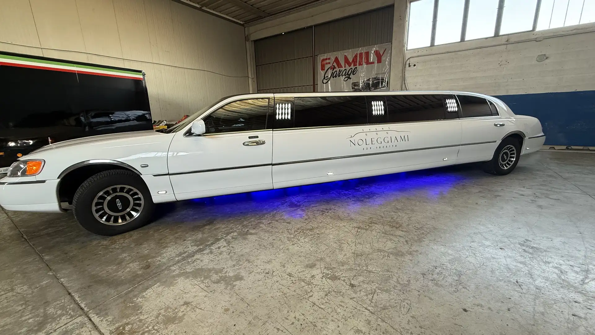 Lincoln Town Car limousine Weiß - 1