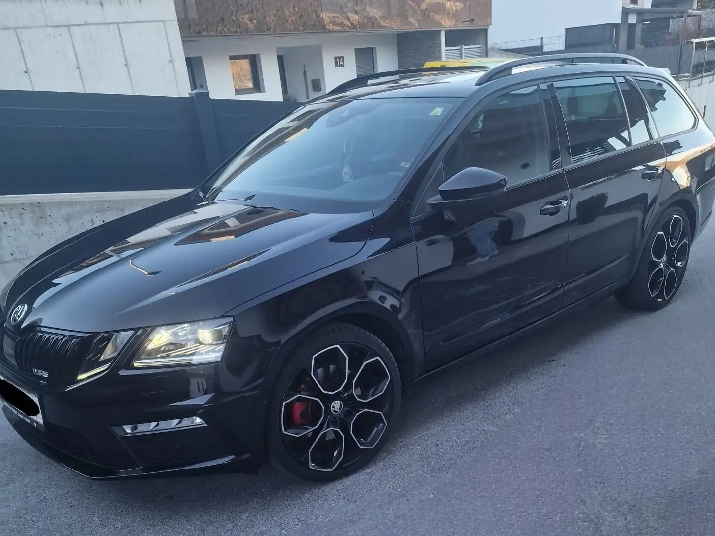 Skoda Octavia Octavia Combi RS 2,0 TDI 4x4 DSG RS Schwarz - 2