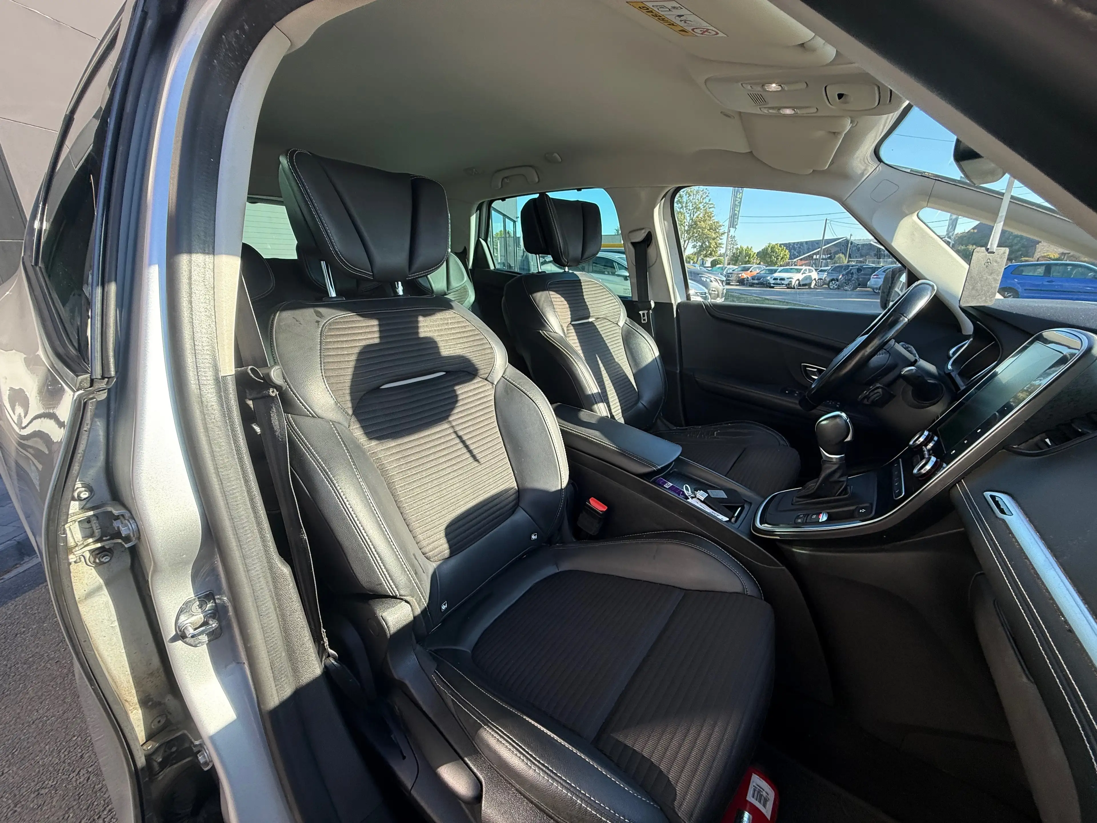 Renault Scenic Scenic 1.5DCi BOÎTE AUTO,BOSE,CLIM,RADARS,CAMÉRA,CRUISE… — photo 7