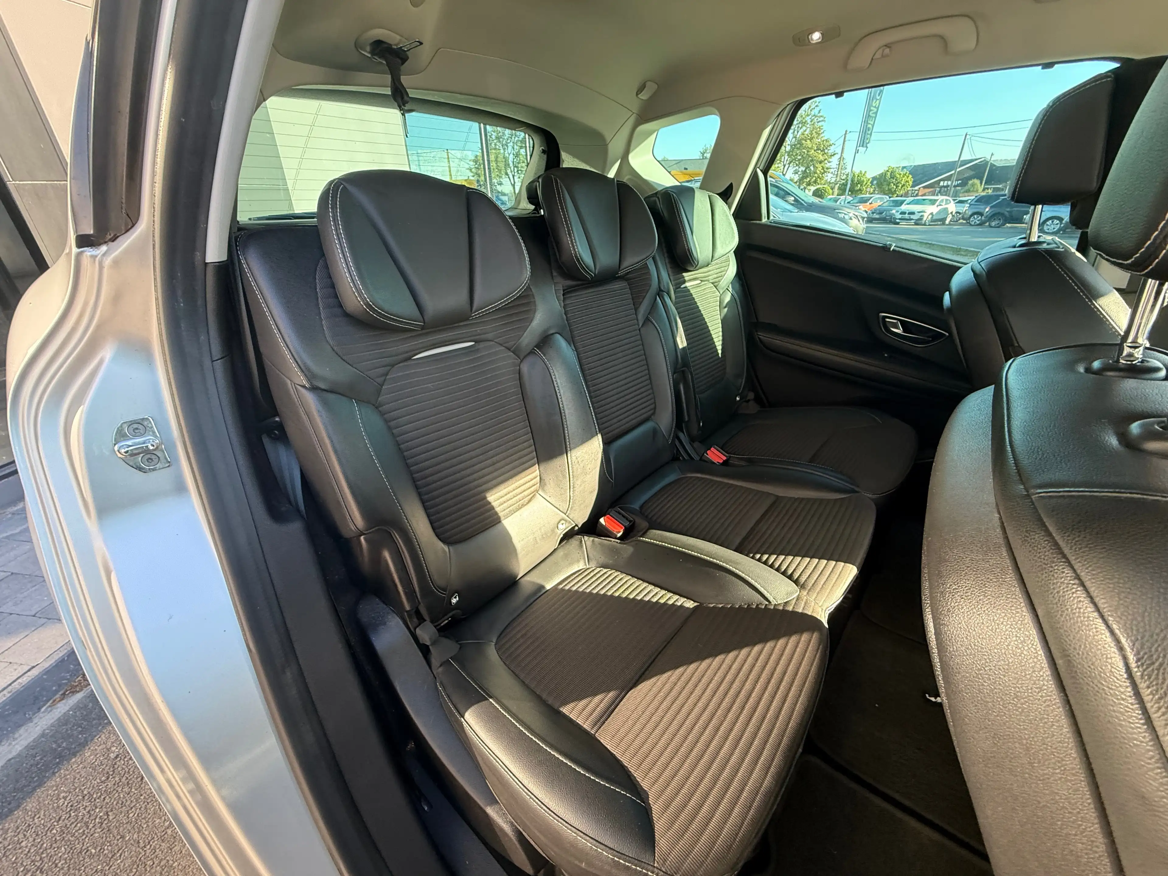 Renault Scenic Scenic 1.5DCi BOÎTE AUTO,BOSE,CLIM,RADARS,CAMÉRA,CRUISE… — photo 8