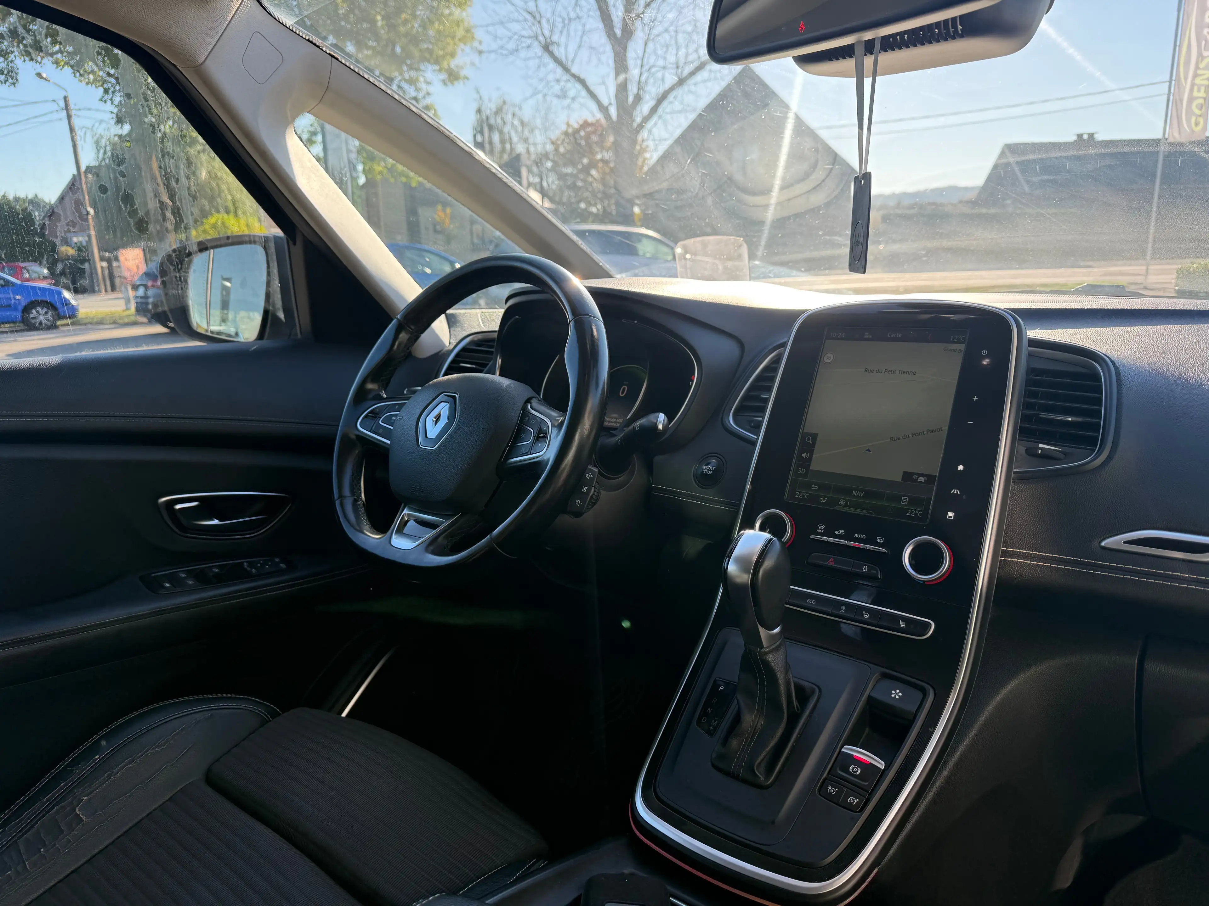 Renault Scenic Scenic 1.5DCi BOÎTE AUTO,BOSE,CLIM,RADARS,CAMÉRA,CRUISE… — photo 6