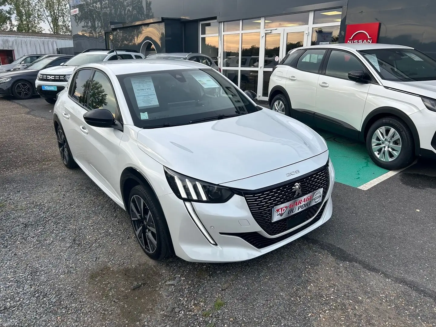 Peugeot 208 1.2 PURETECH 100CH S\u0026S GT LINE EAT8 - 1