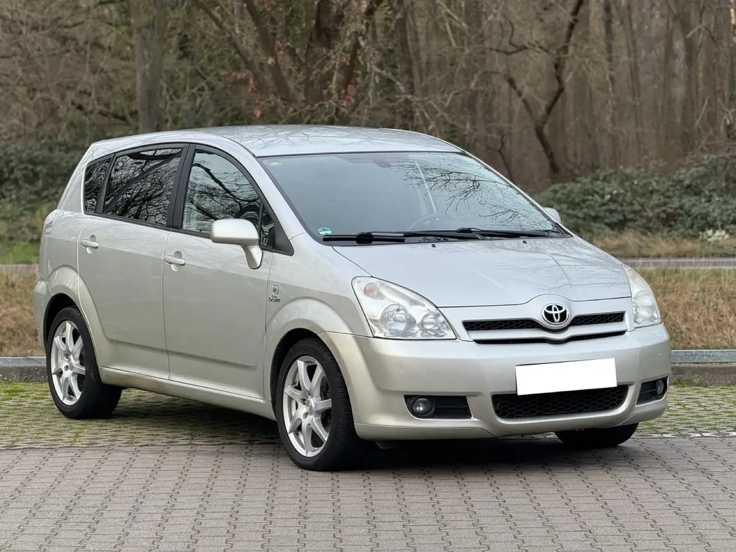 Toyota Corolla Verso 2.2 D-Familie. tüv 2026. Grijs - 2