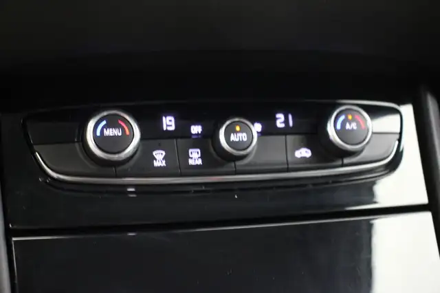 Opel Grandland X view 8