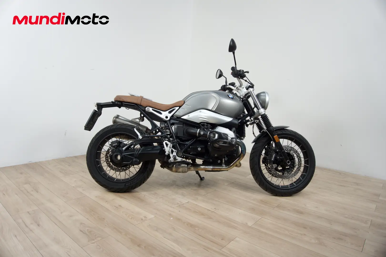 BMW R nineT - 1