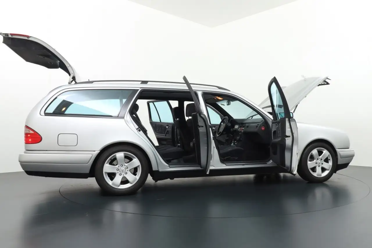 Mercedes-Benz E 220 CDI Avantgarde Stationcar Youngtimer !!, foto 10