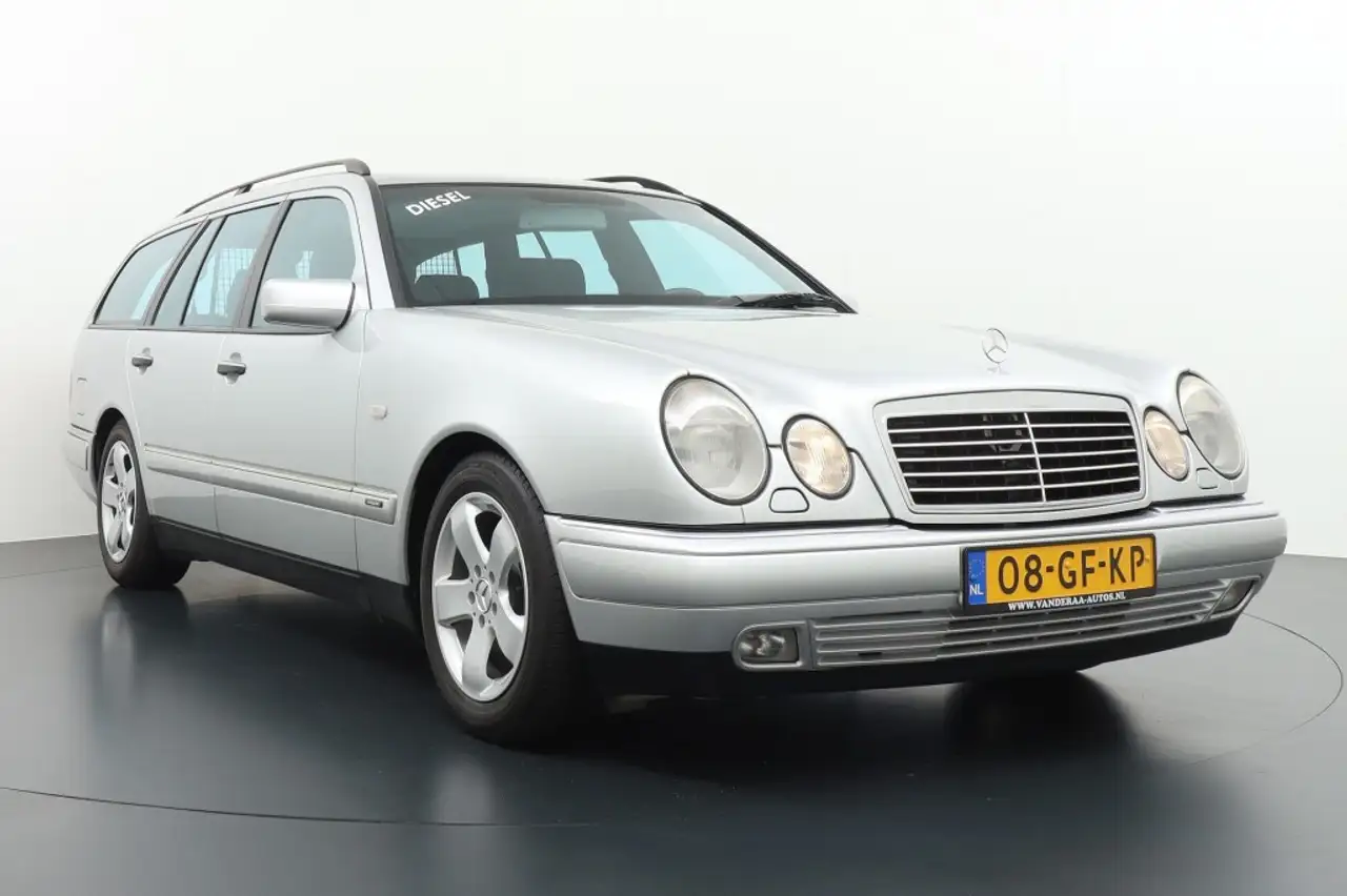 Mercedes-Benz E 220 CDI Avantgarde Stationcar Youngtimer !!, foto 7