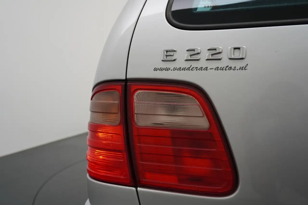 Mercedes-Benz E 220 CDI Avantgarde Stationcar Youngtimer !!, foto 12