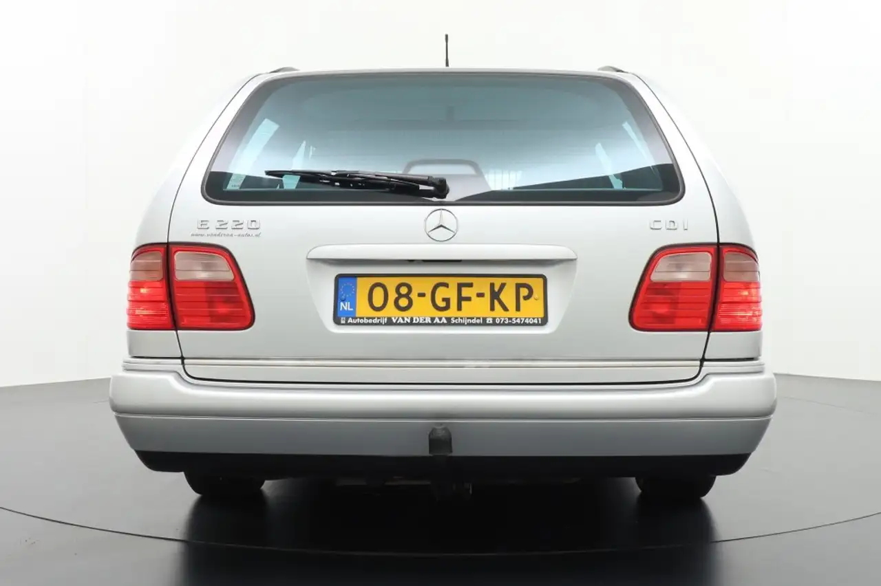 Mercedes-Benz E 220 CDI Avantgarde Stationcar Youngtimer !!, foto 4