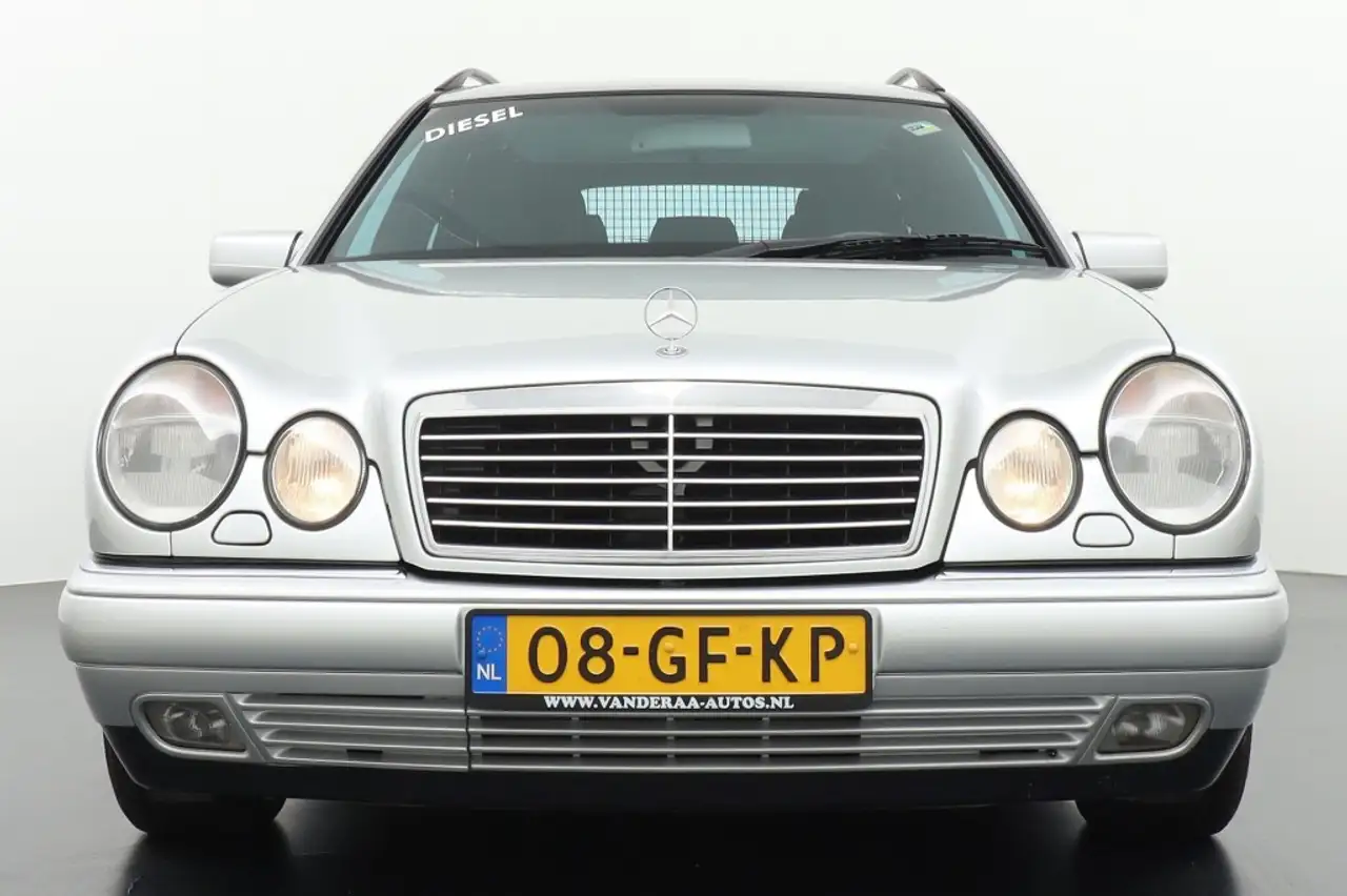 Mercedes-Benz E 220 CDI Avantgarde Stationcar Youngtimer !!, foto 8