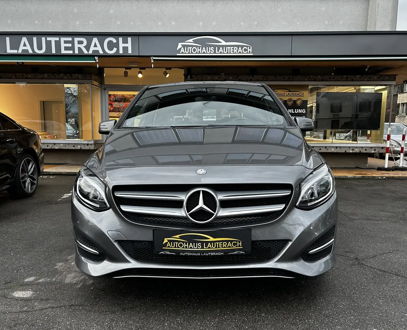Mercedes-Benz B 180 d *SERVICEGEPFLEGT *LED *SPORTSITZE *NAVI *PDC Gris - 2