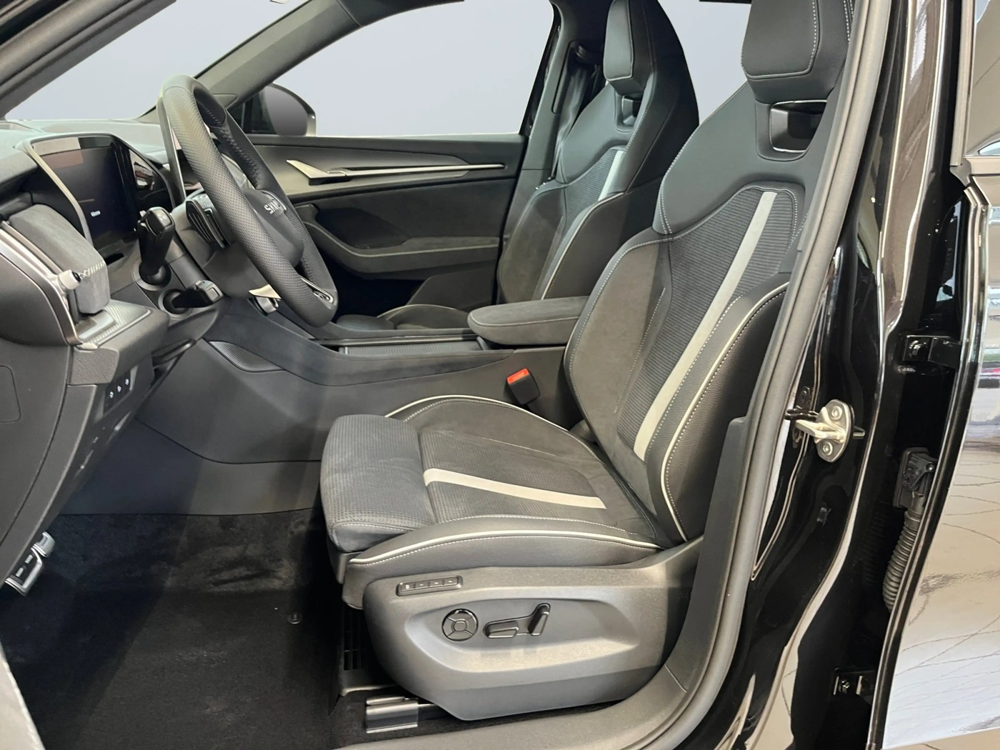 Skoda Kodiaq Sportline 1.5TSI mHEV DSG ACC AHK Navi Kam — photo 9