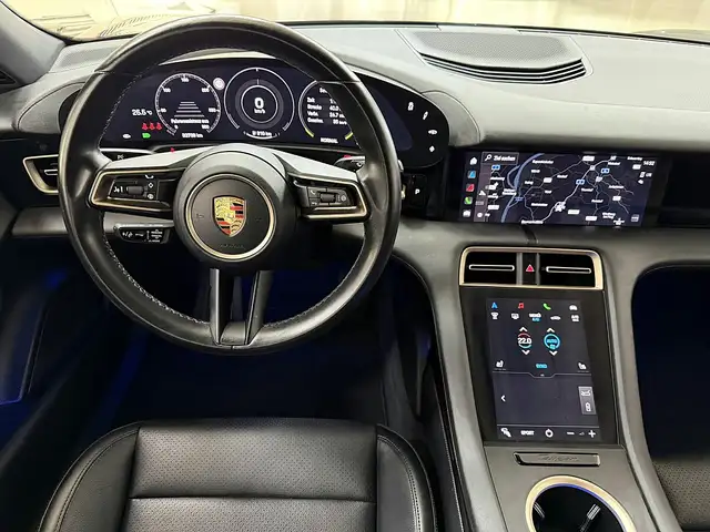 Porsche Taycan view 14