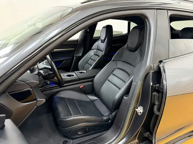 Porsche Taycan view 9