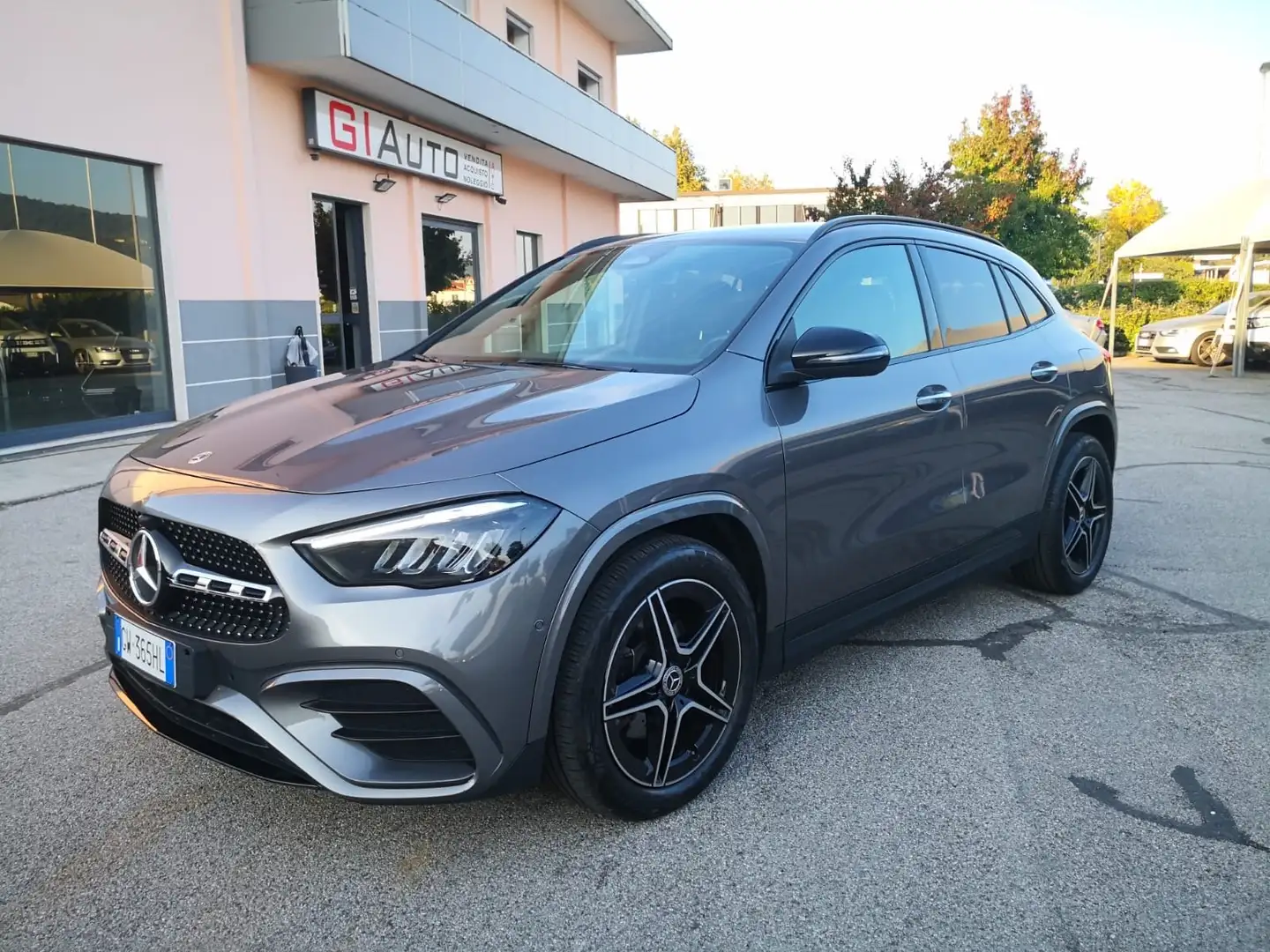 Mercedes-Benz GLA 200 d Automatic AMG Line Premium Gris - 1