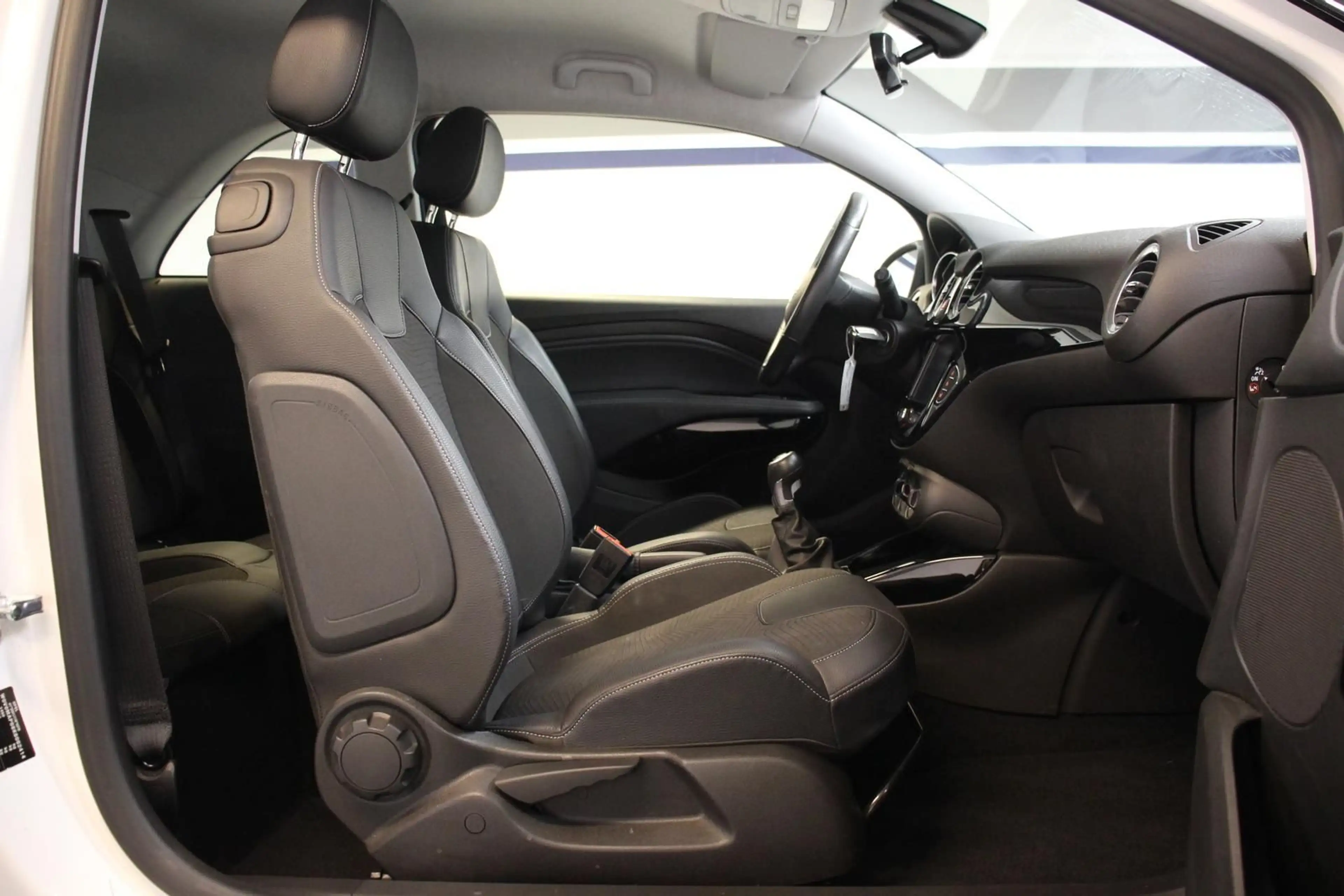 Opel Adam 1.4 *KLIMA/SHZ/BT/S.HEFT/TEMPOMAT/ALU/MFL* — photo 11