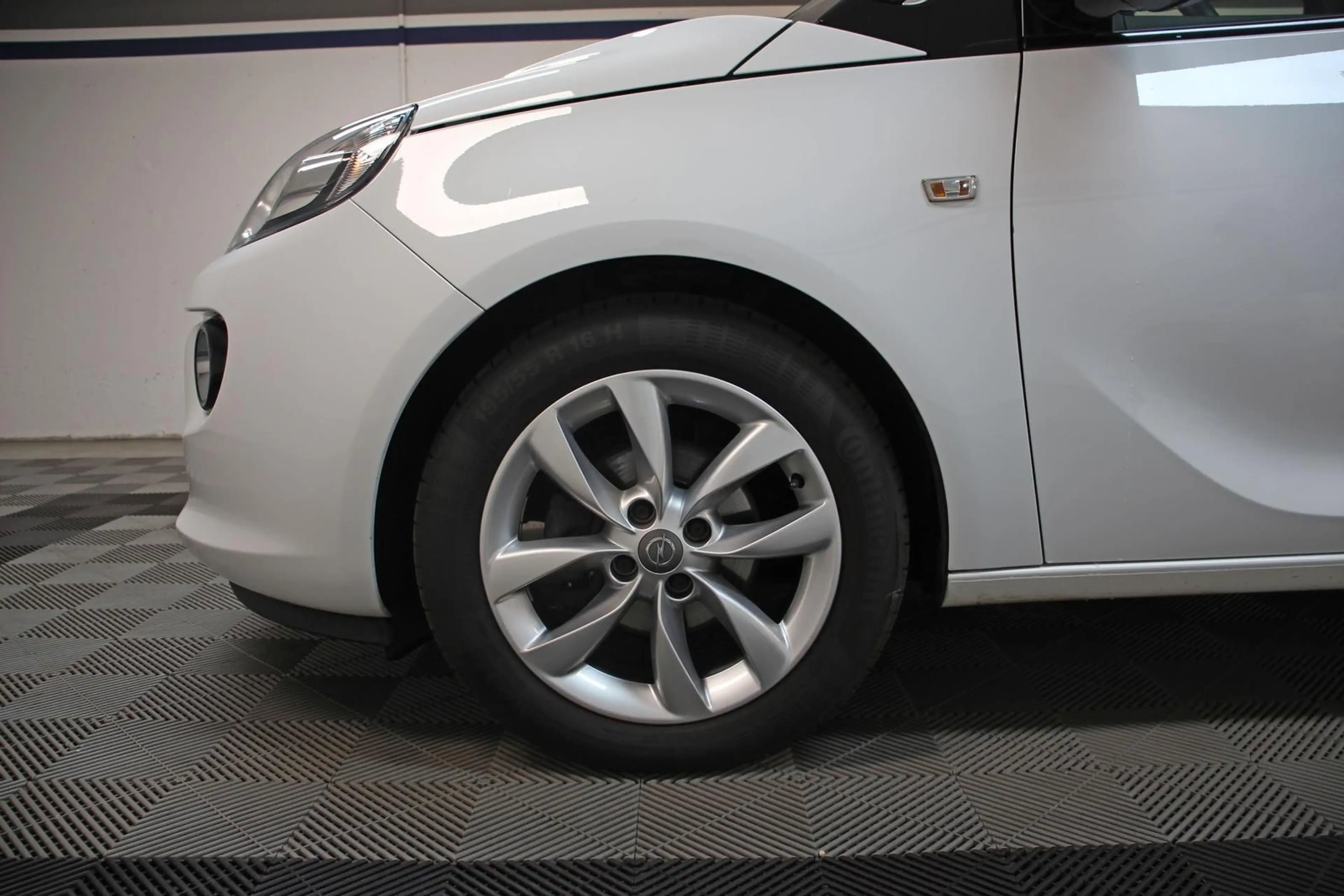 Opel Adam 1.4 *KLIMA/SHZ/BT/S.HEFT/TEMPOMAT/ALU/MFL* — photo 5