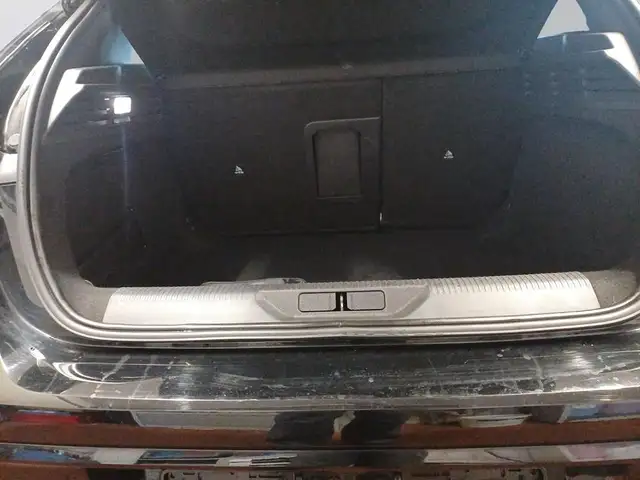Peugeot 308 view 9