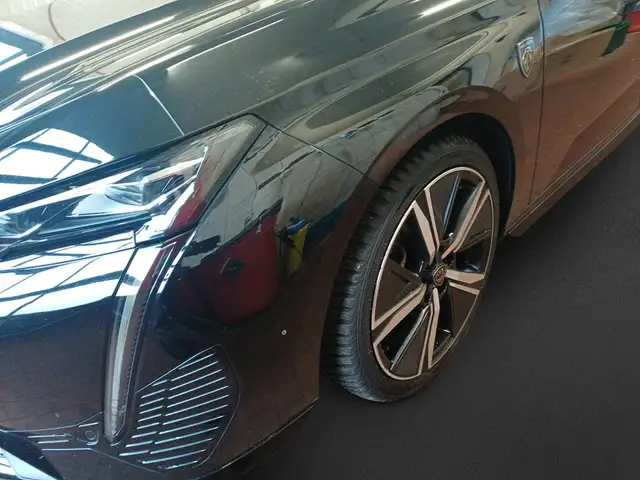 Peugeot 308 view 11