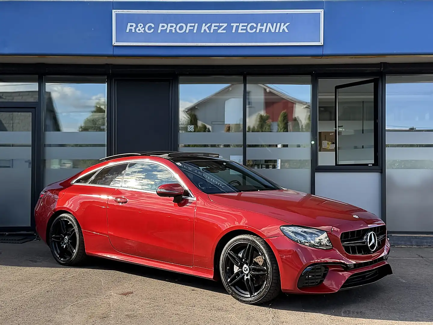 Mercedes-Benz E 220 d AMG-Line E53 LOOK/PANO//BURMASTER/MEMORY/WIDE... Rot - 1