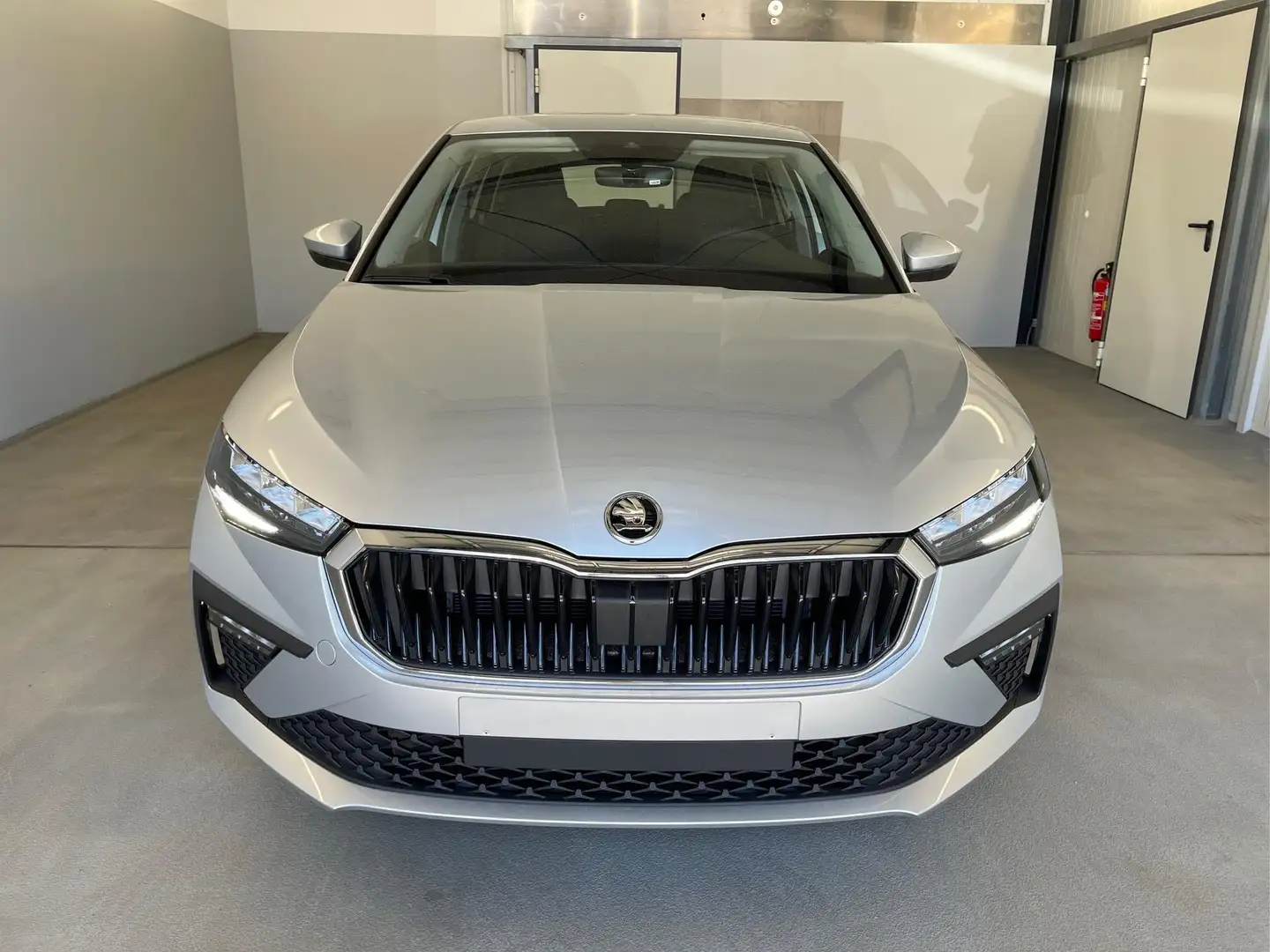 Skoda Scala Facelift 115PS AHK+App-Connect+Garantie 5 Jahre... Argento - 2