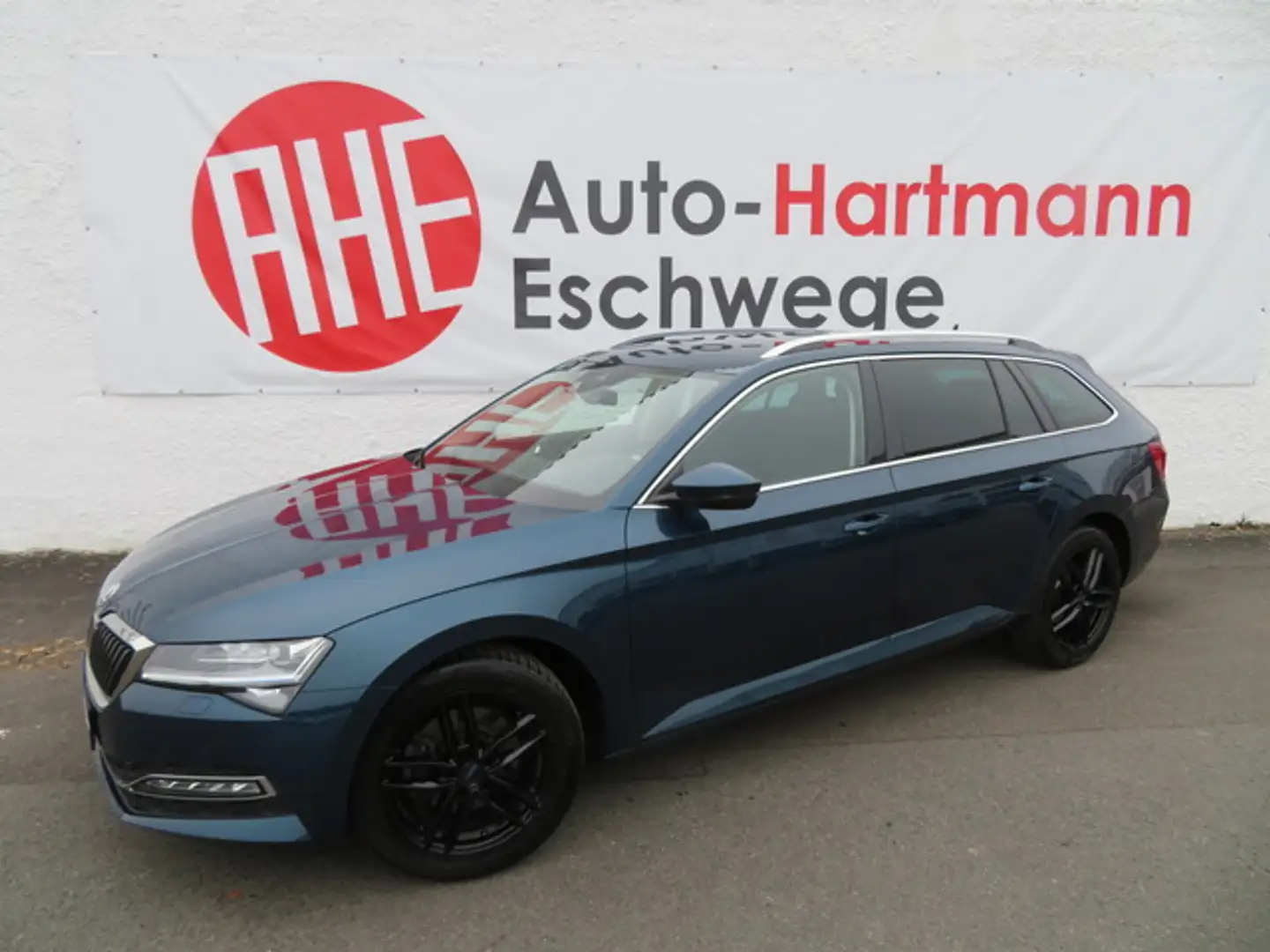 Skoda Superb Combi 2.0 TDI Style Business Ahk ACC Rfk Blau - 1