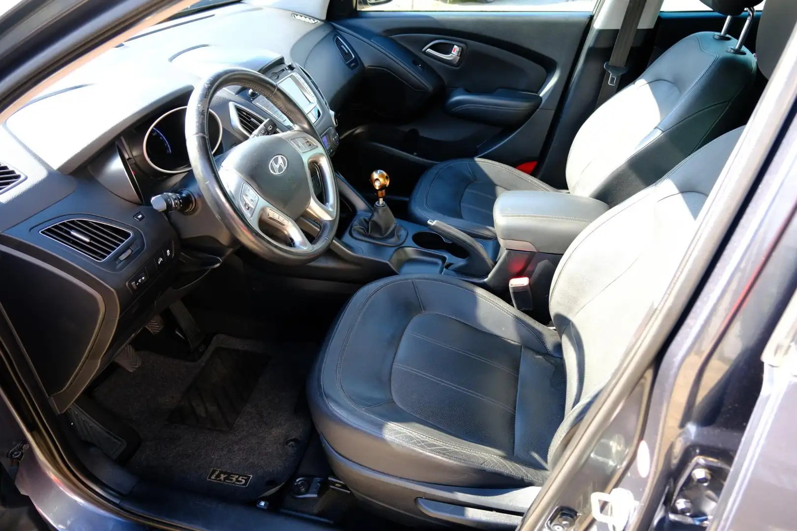 Hyundai iX35 2.0i 163pk i-Catcher Pano|Leder|Navi|Clima|LMV Grijs - 2