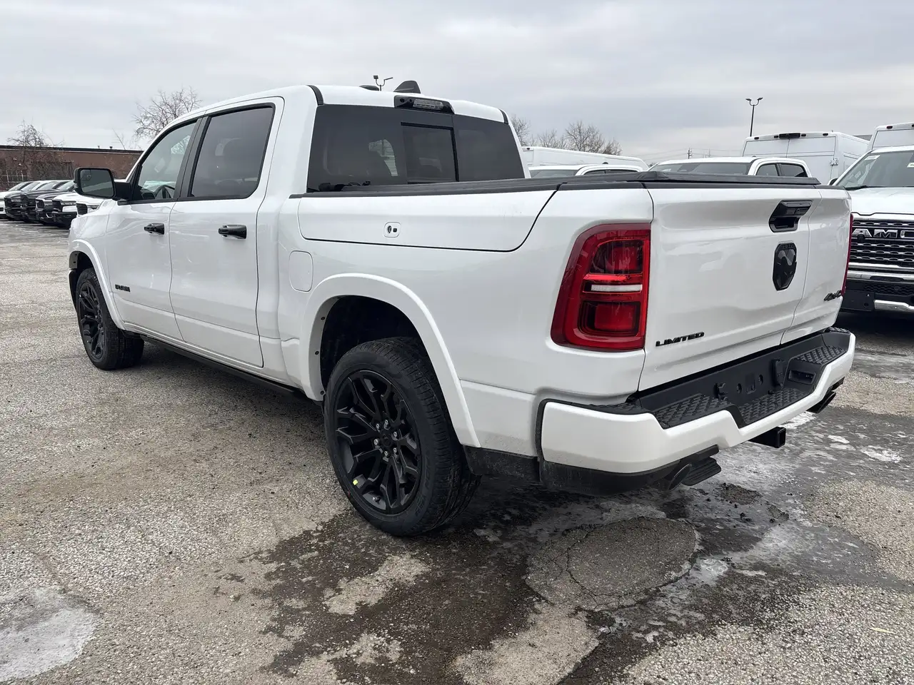 RAM 1500 снимка RAM 1500