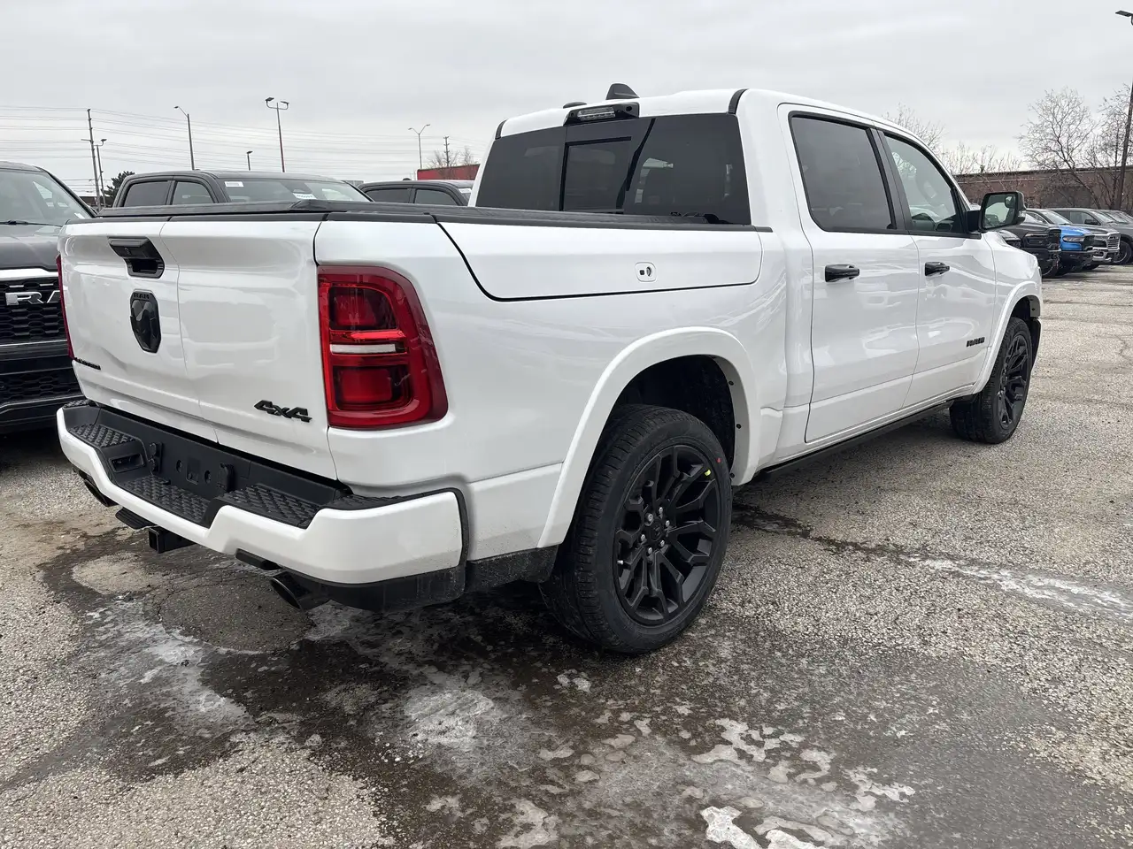 RAM 1500 снимка RAM 1500