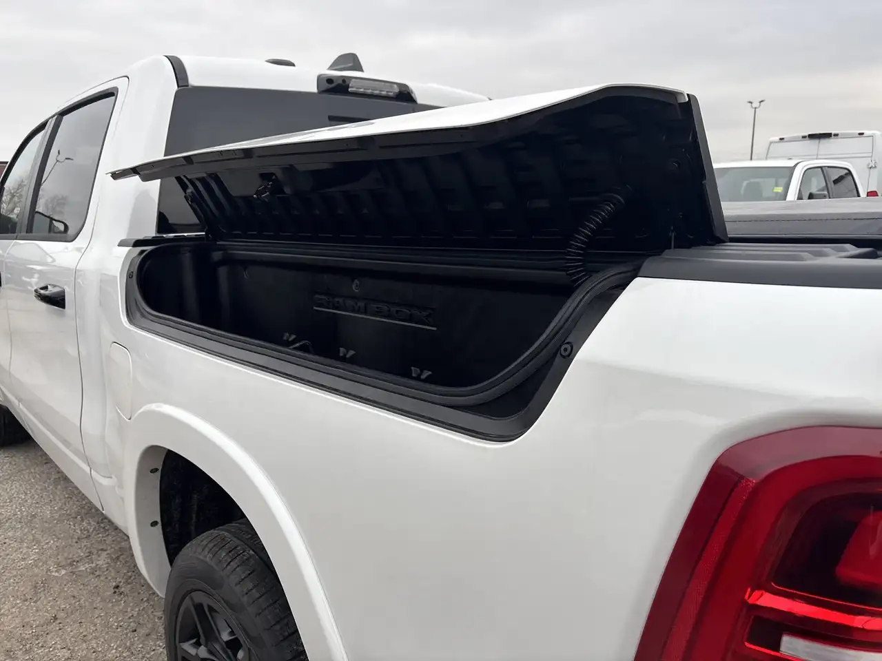 RAM 1500 снимка RAM 1500