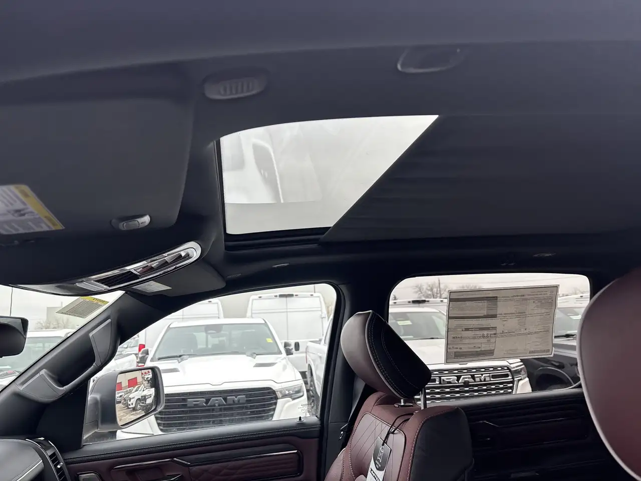RAM 1500 снимка RAM 1500