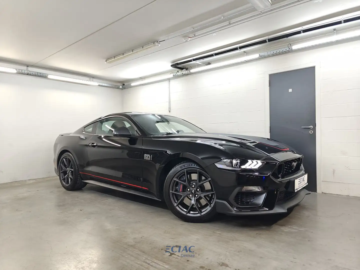 Ford Mustang Mach 1  - V8 -  Automaat - 23003km - Garantie Noir - 2