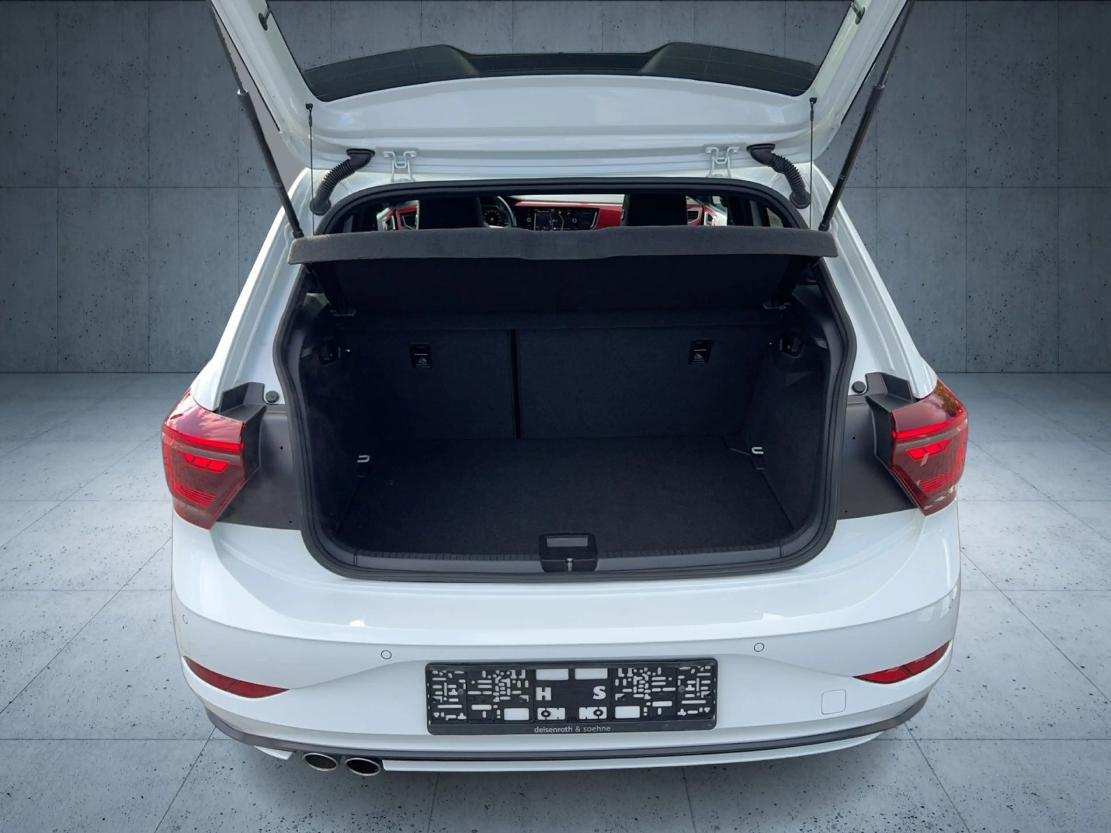 Volkswagen Polo GTI 2.0 TSI Pano/Nav/beats/Matrix/ACC/18" — photo 13