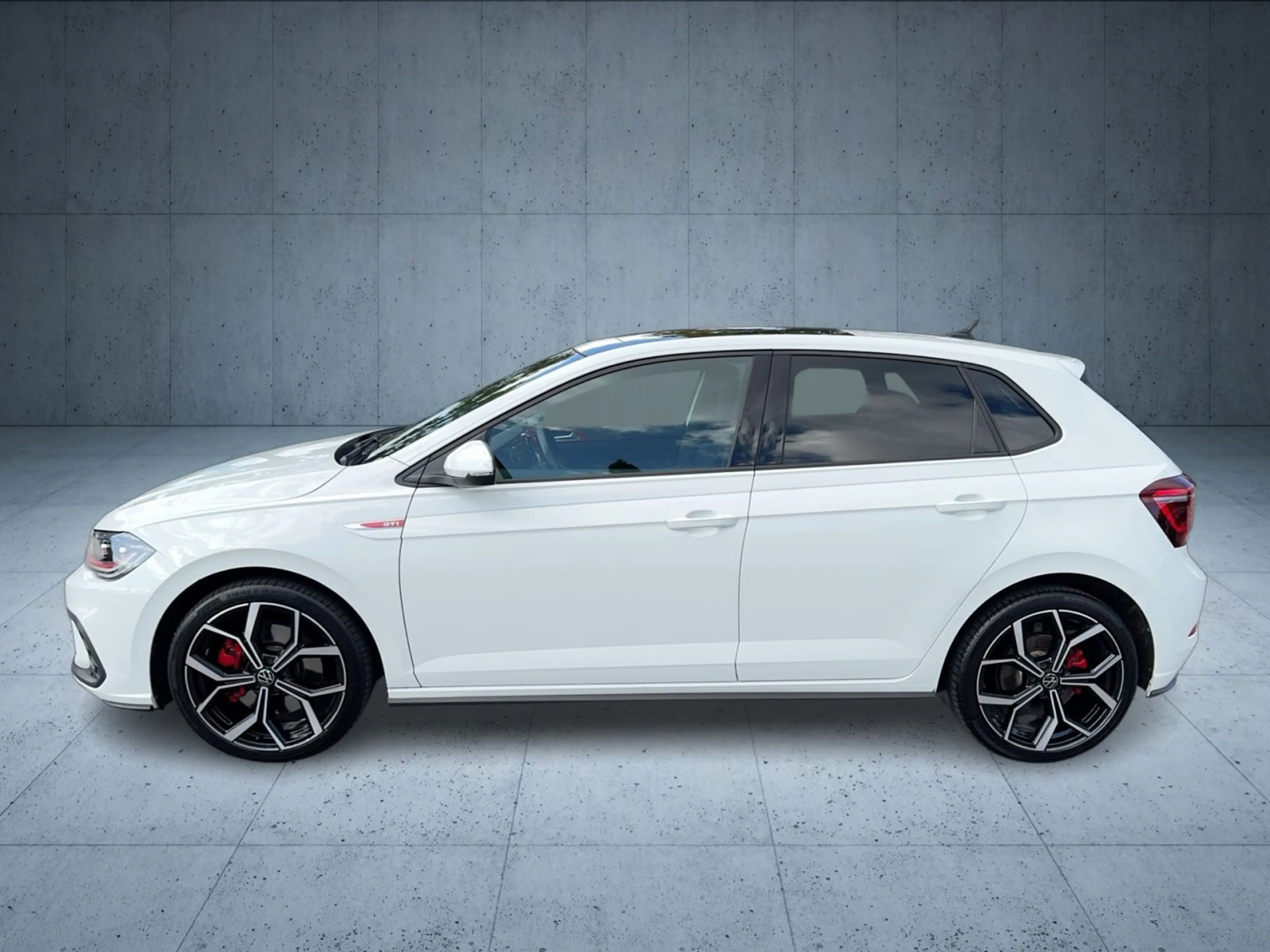Volkswagen Polo GTI 2.0 TSI Pano/Nav/beats/Matrix/ACC/18" — photo 2