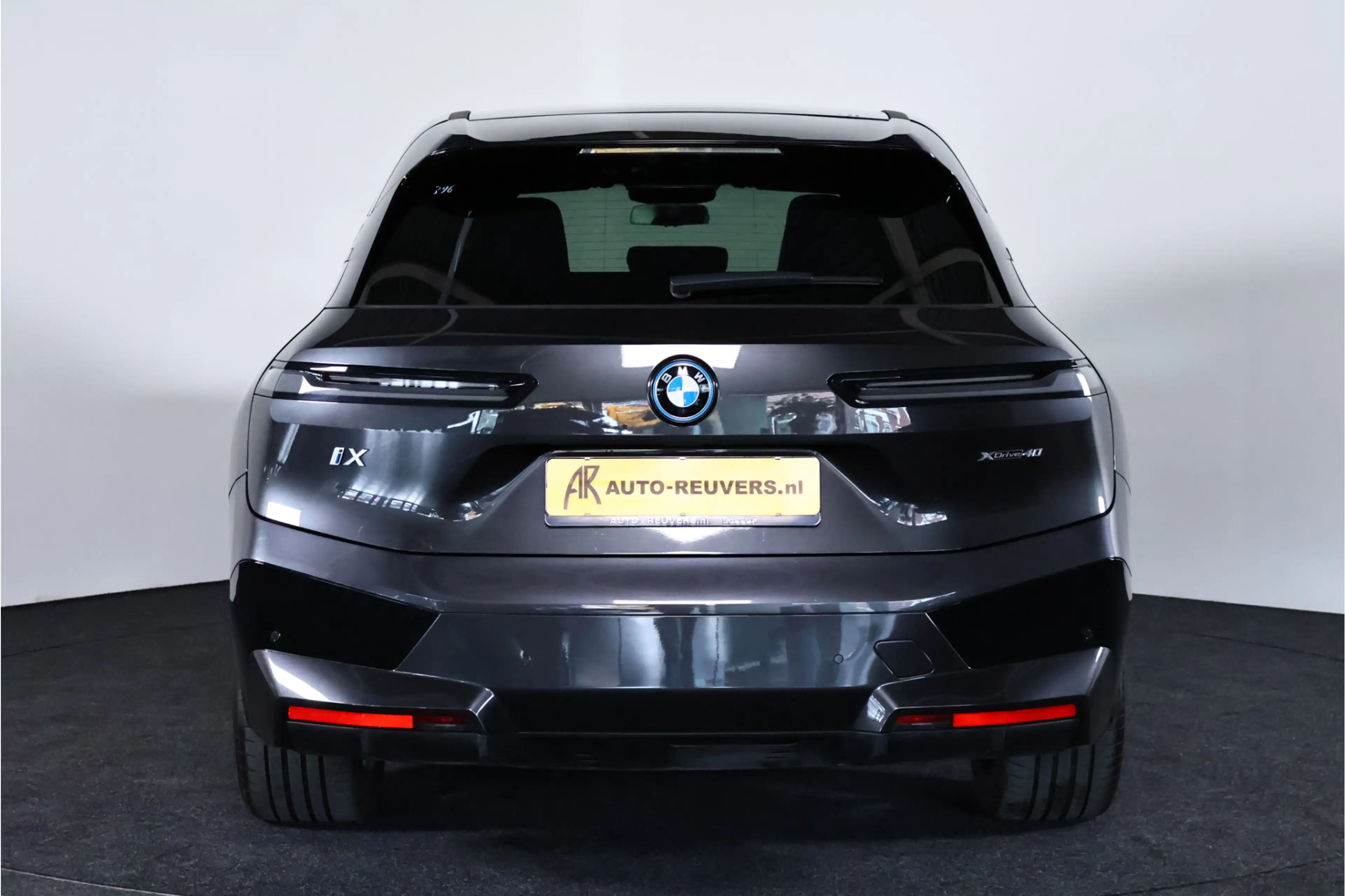 BMW iX xDrive40 M-Sport SKY Edition 77 kWh / Panorama / H — photo 9