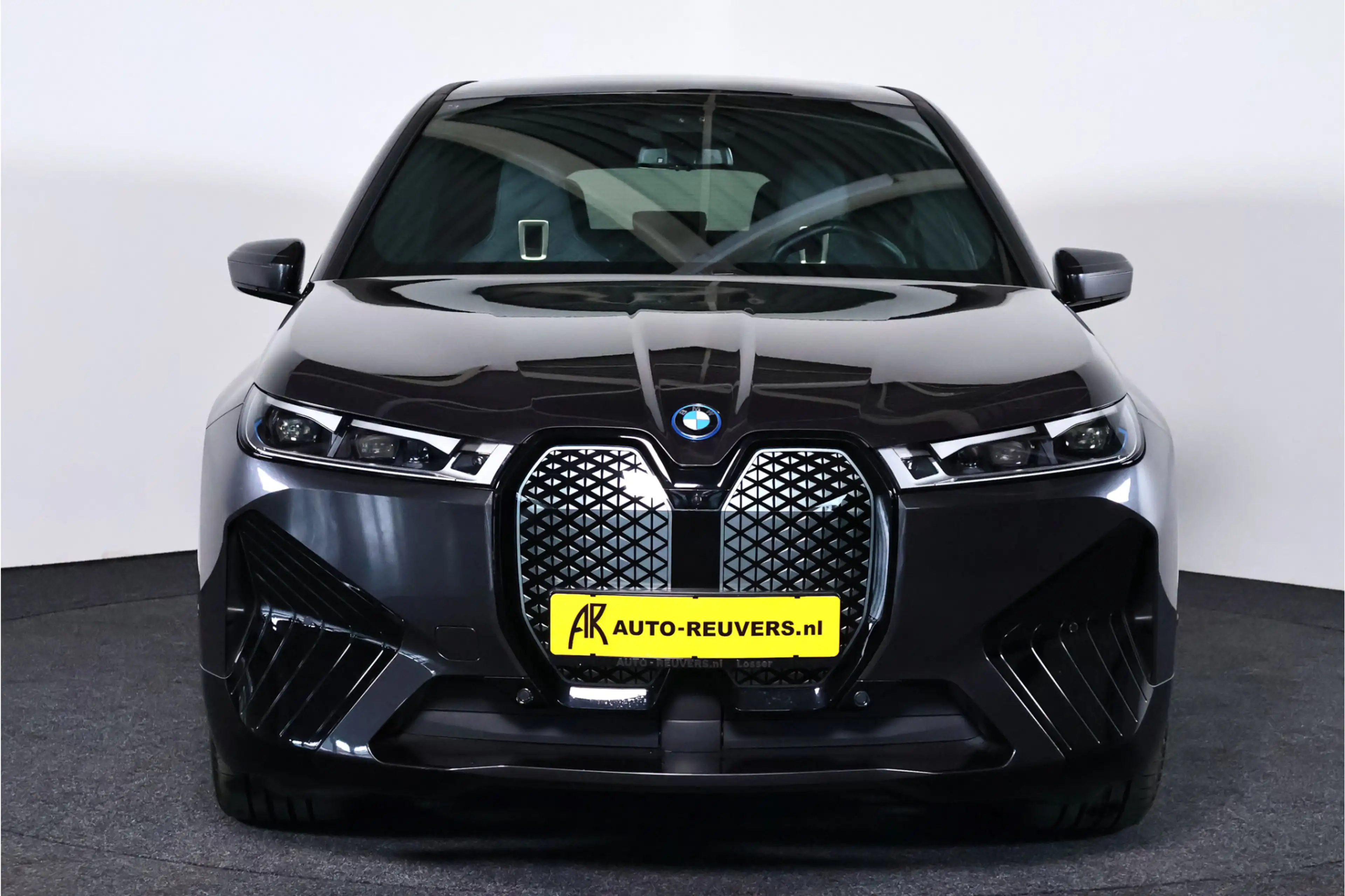 BMW iX xDrive40 M-Sport SKY Edition 77 kWh / Panorama / H — photo 8