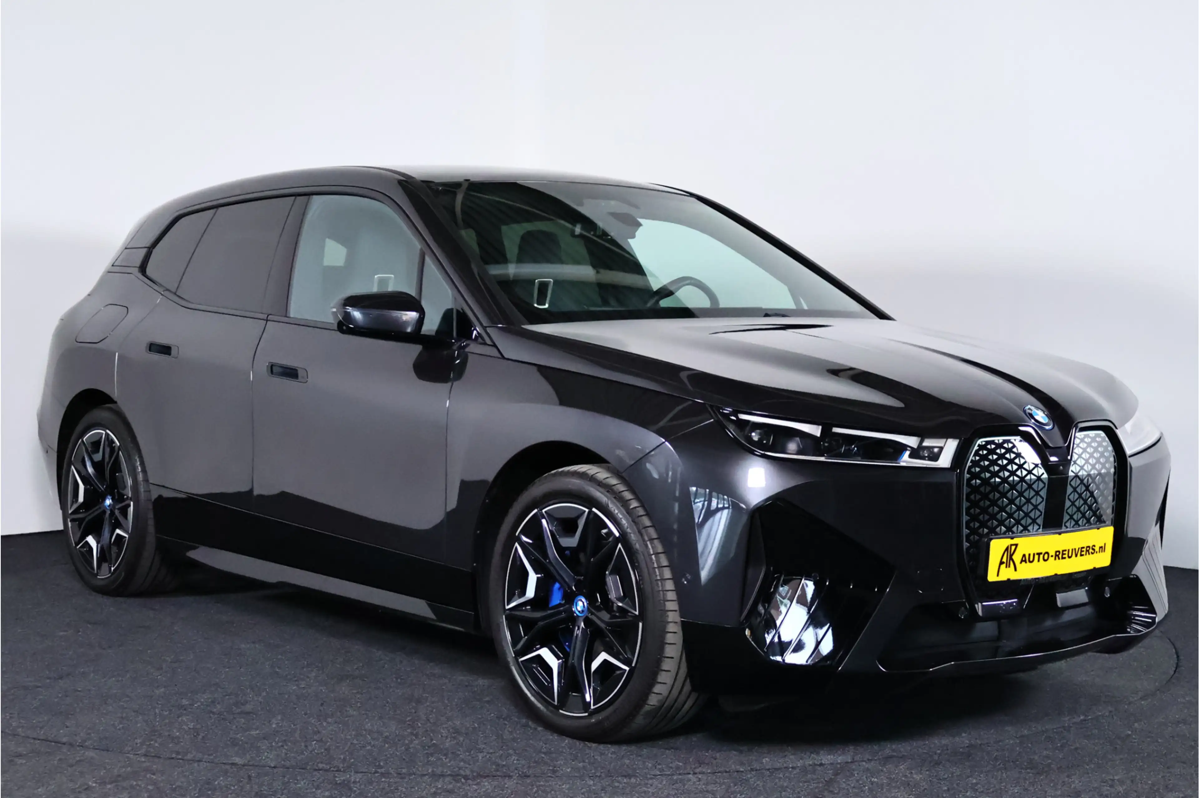 BMW iX xDrive40 M-Sport SKY Edition 77 kWh / Panorama / H — photo 5