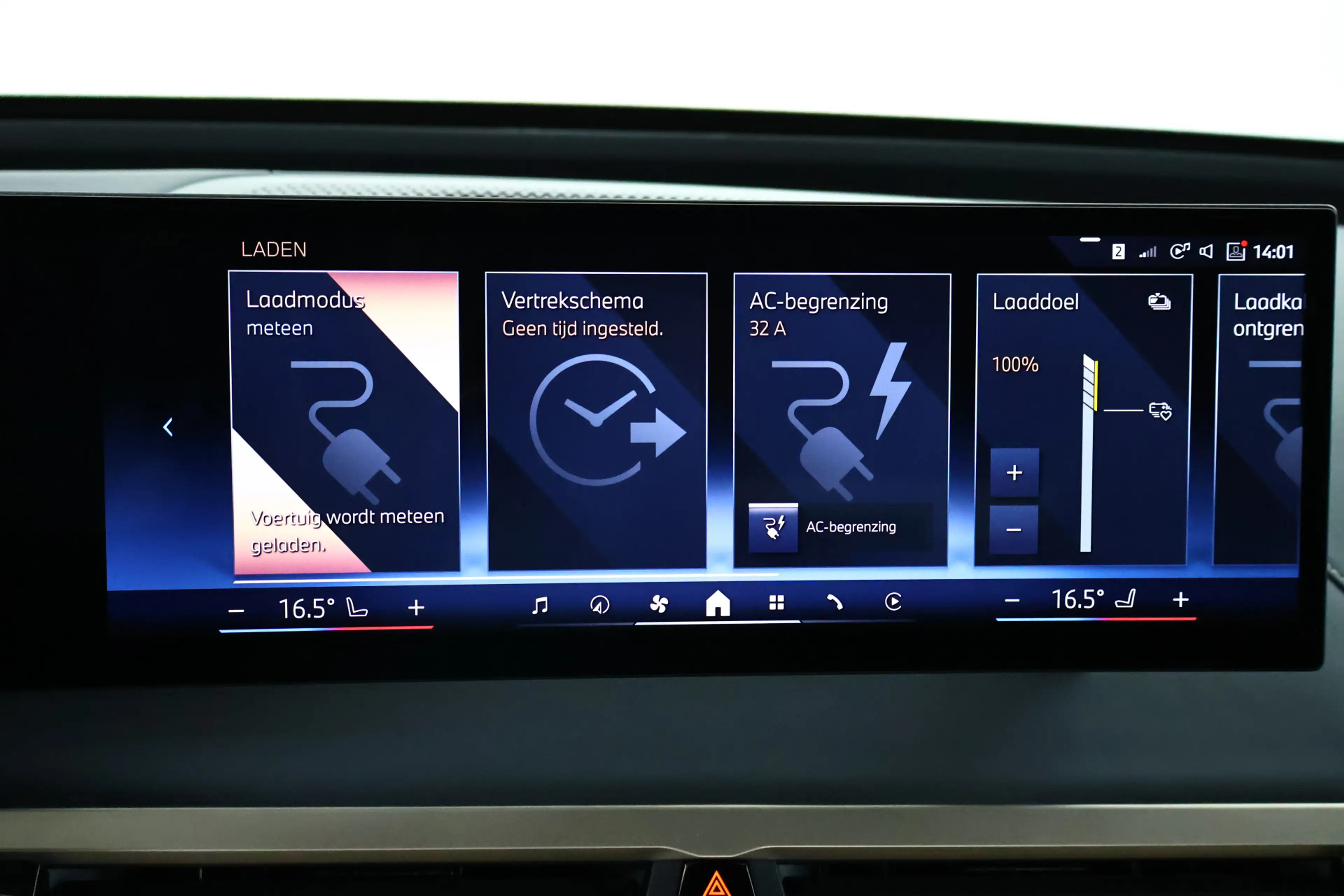 BMW iX xDrive40 M-Sport SKY Edition 77 kWh / Panorama / H — photo 27