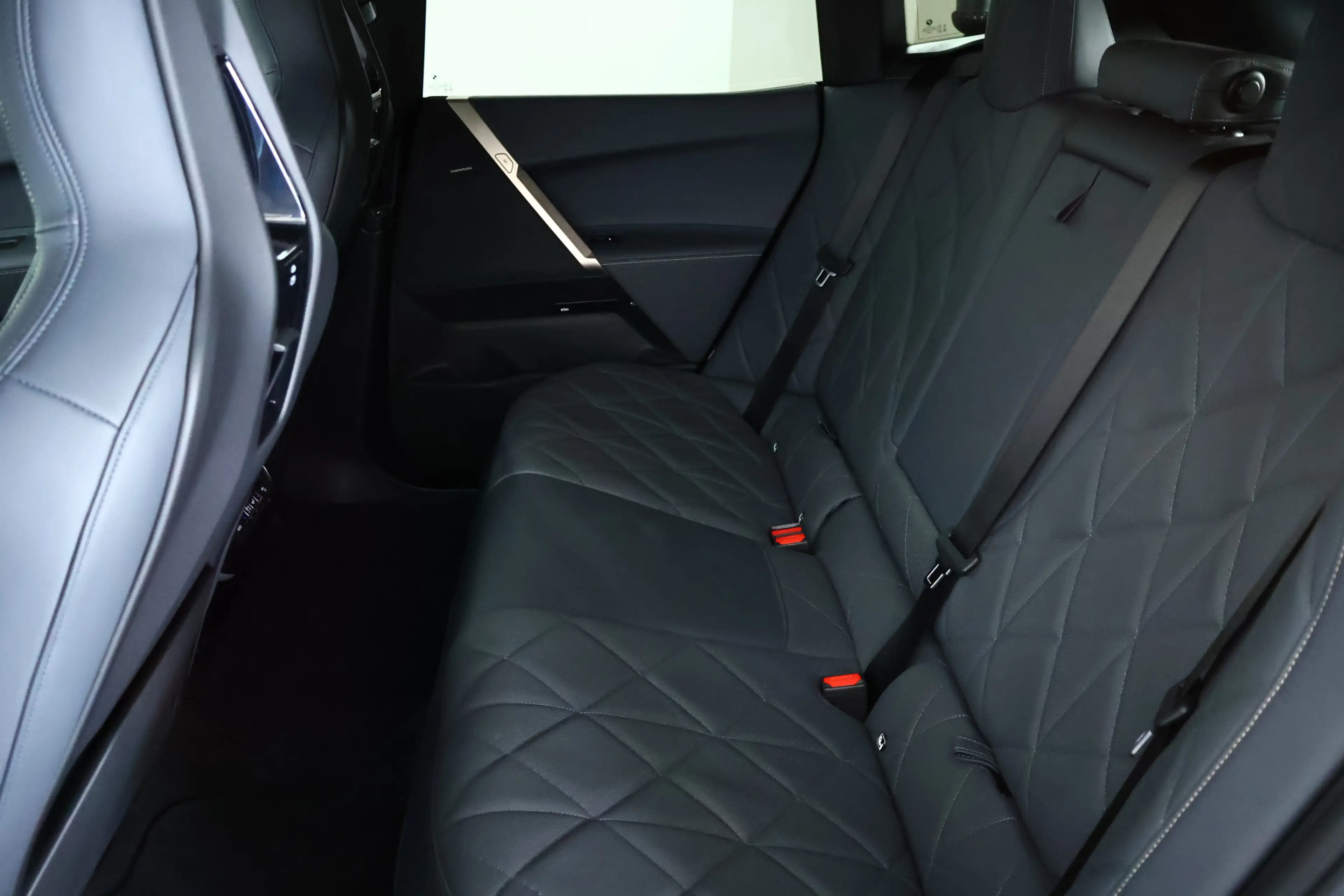 BMW iX xDrive40 M-Sport SKY Edition 77 kWh / Panorama / H — photo 13