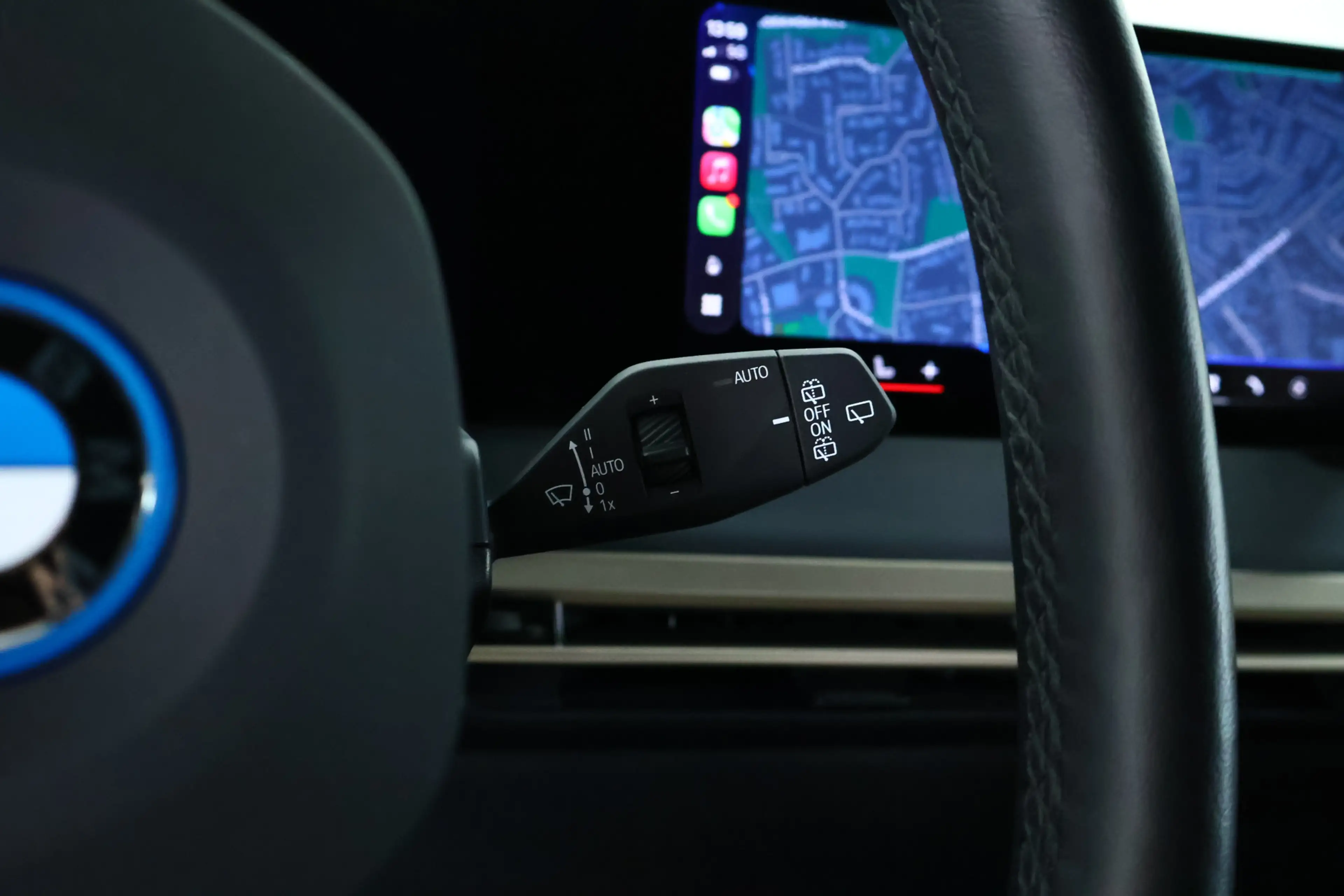BMW iX xDrive40 M-Sport SKY Edition 77 kWh / Panorama / H — photo 22