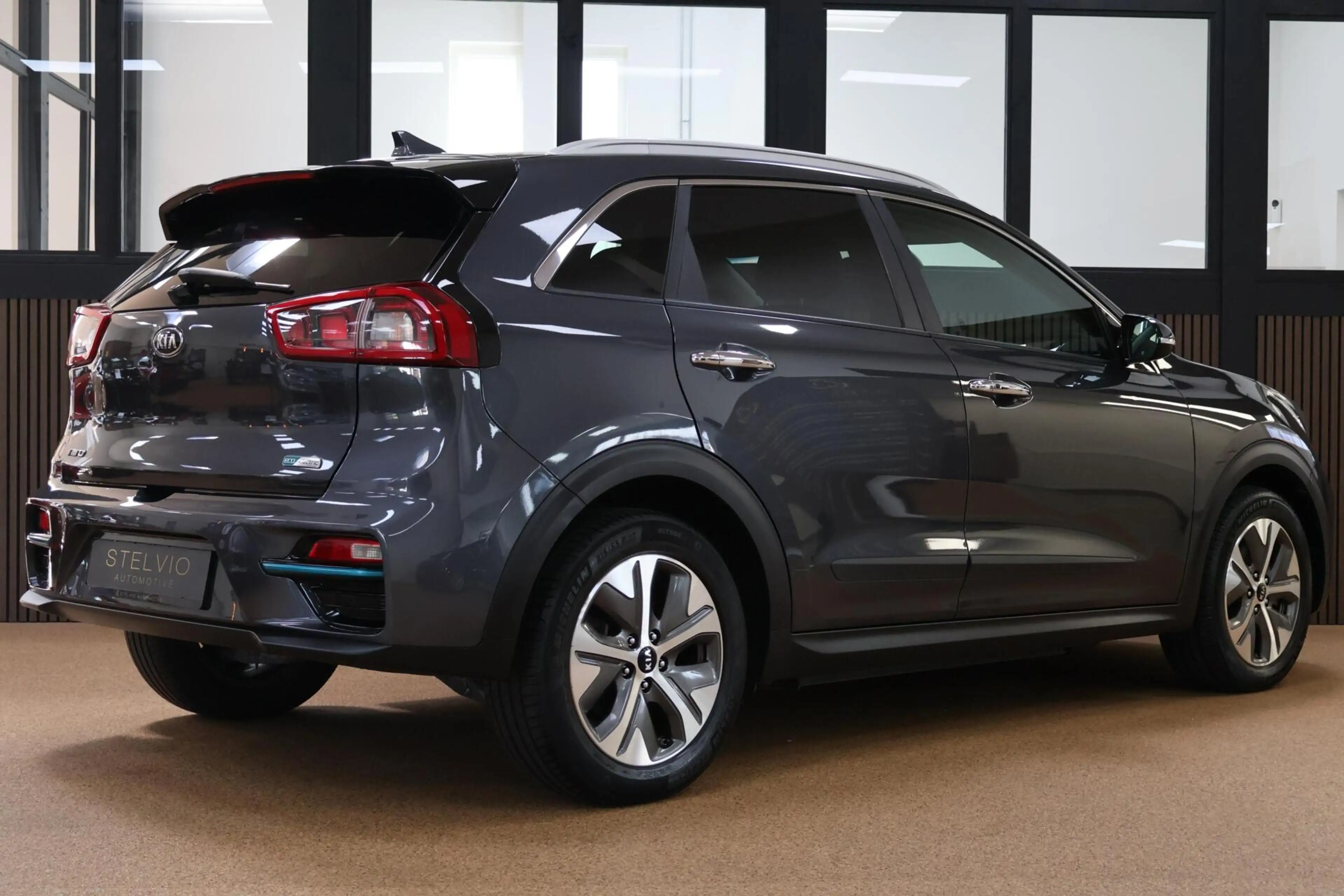 Kia e-Niro 64 kWh ExecutiveLine | Warmtepomp | Leder | etc. — photo 8