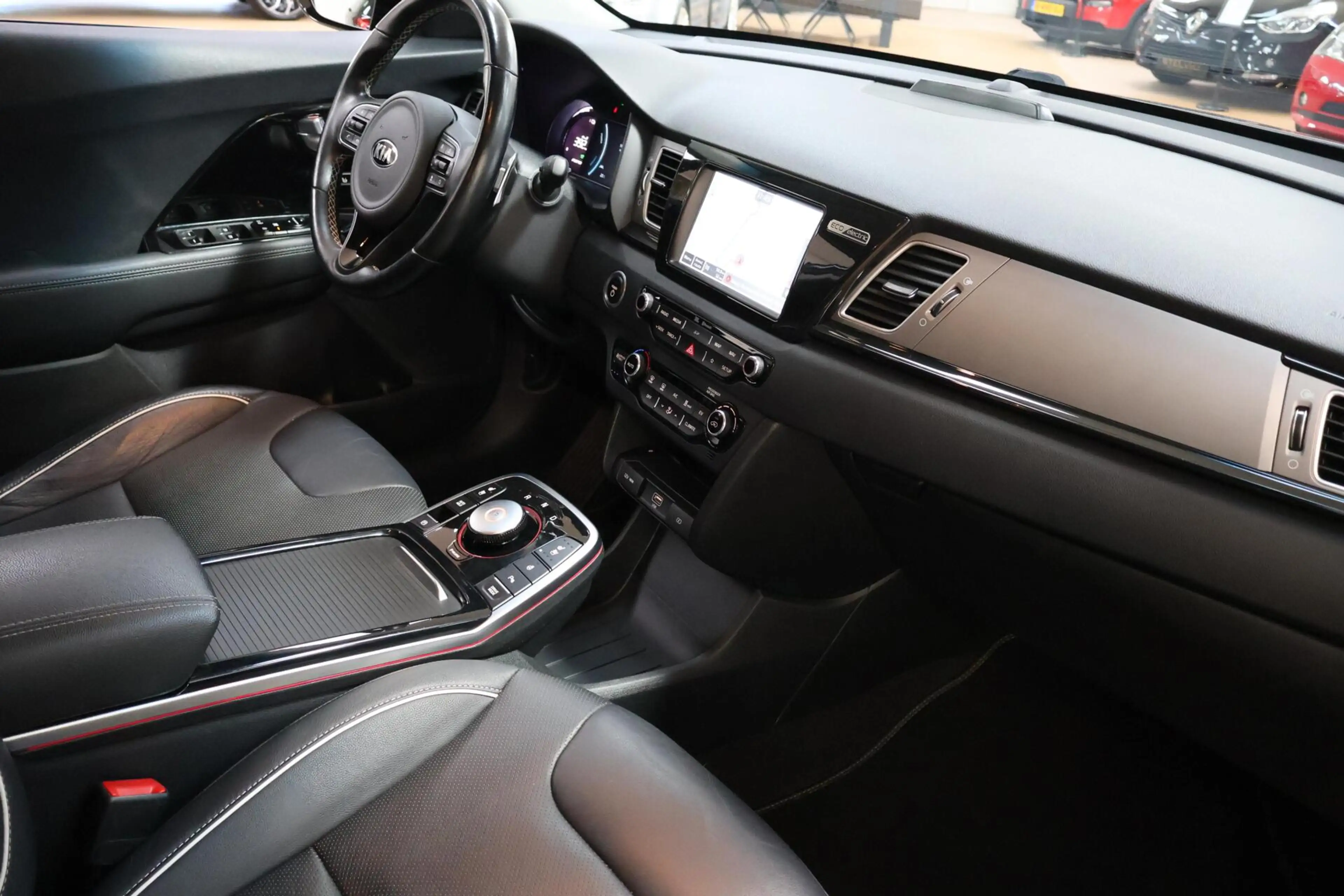Kia e-Niro 64 kWh ExecutiveLine | Warmtepomp | Leder | etc. — photo 4