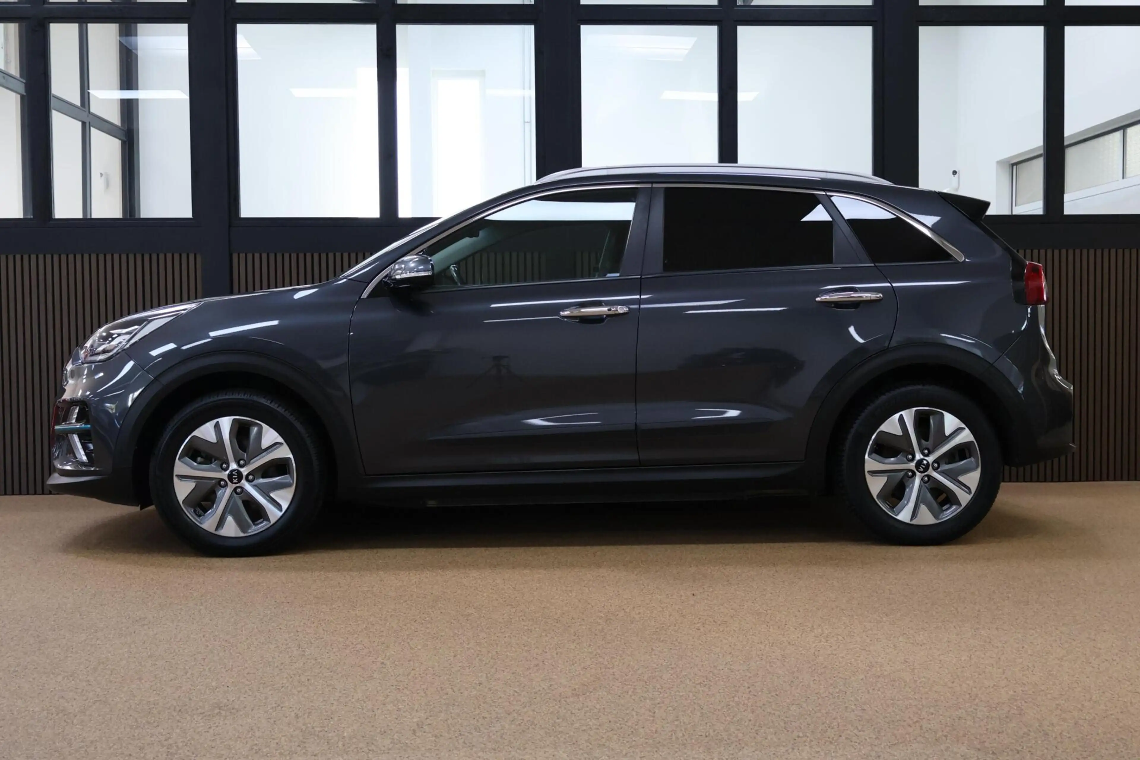 Kia e-Niro 64 kWh ExecutiveLine | Warmtepomp | Leder | etc. — photo 10