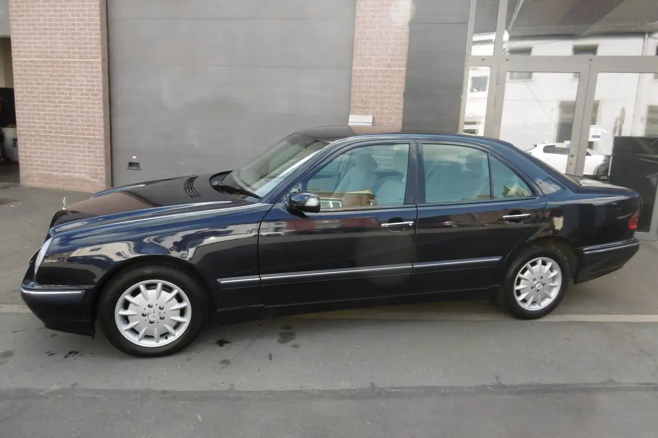 Mercedes-Benz E 220 CDI Elegance 188000 KM ! Futur collector !!!, foto 3