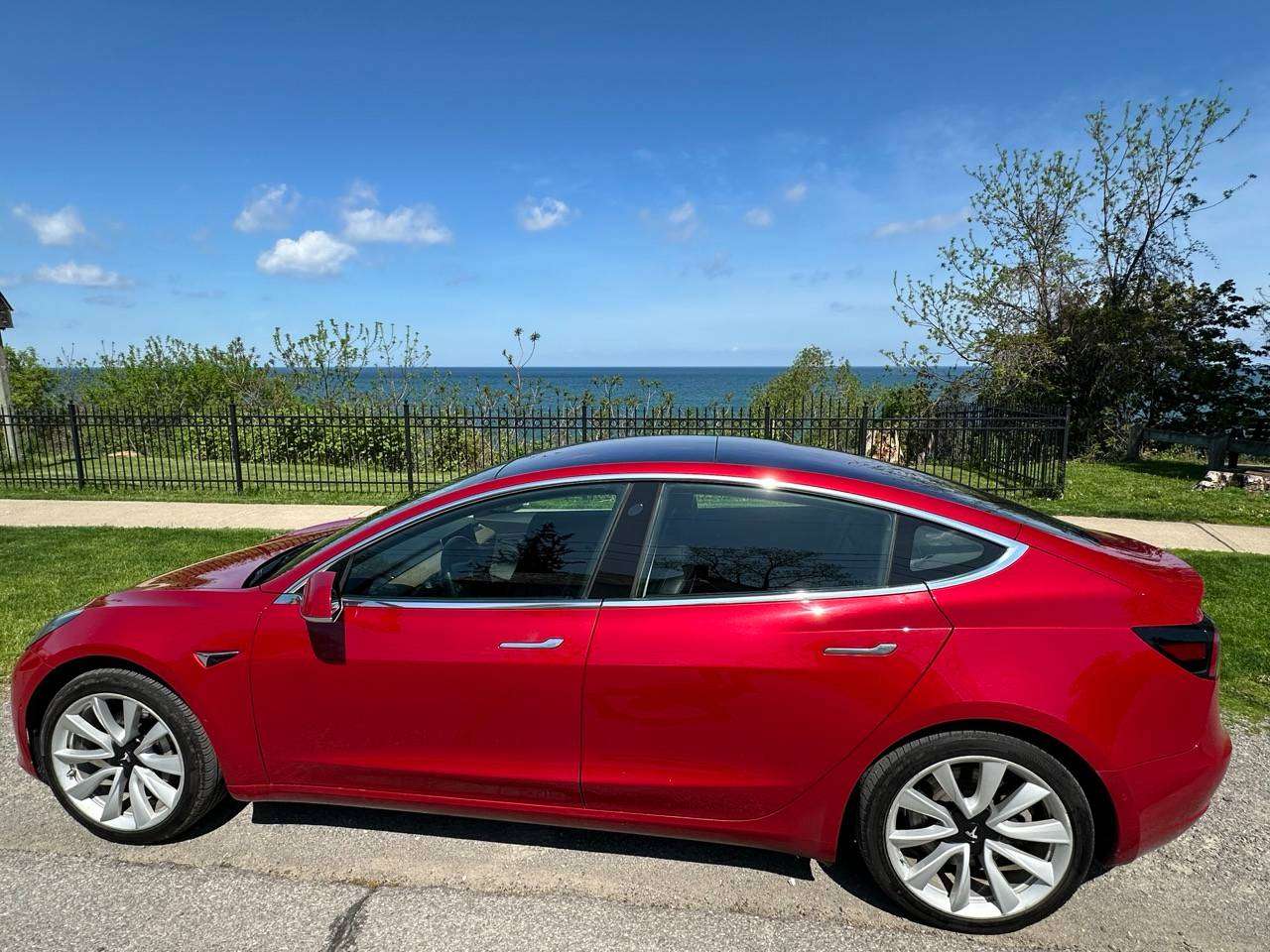 2018 Tesla Model 3 Long Range Single Motor RWD – Premium Upgrades