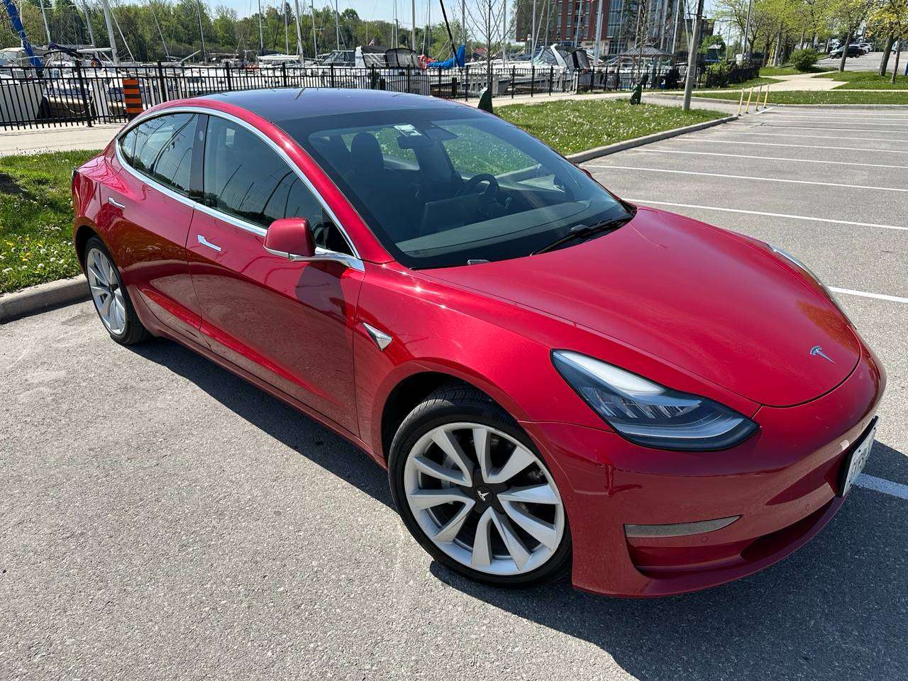 2018 Tesla Model 3 Long Range Single Motor RWD – Premium Upgrades alt 4